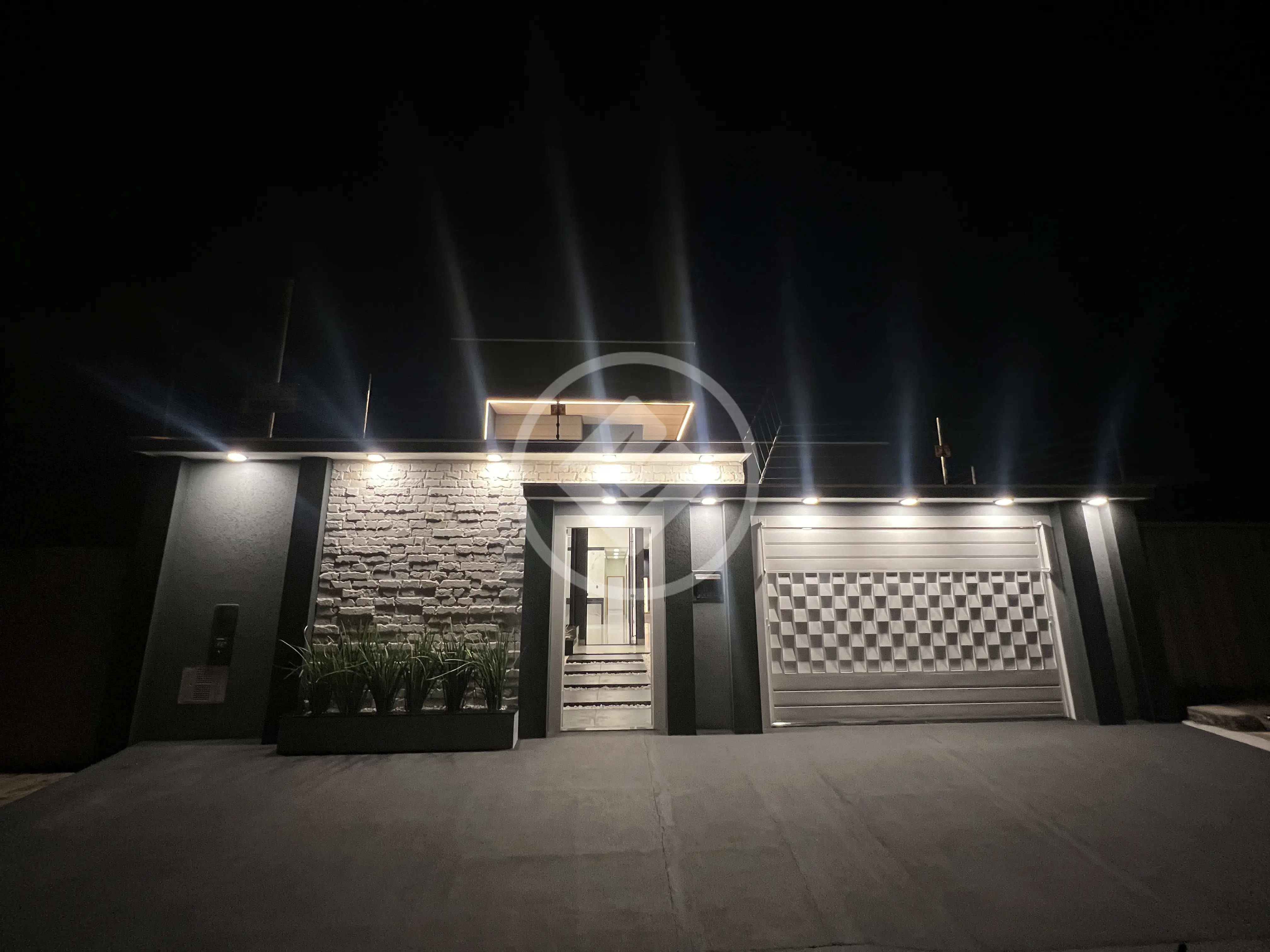 Casa Perfeita!!! Região do Garavelo!!!