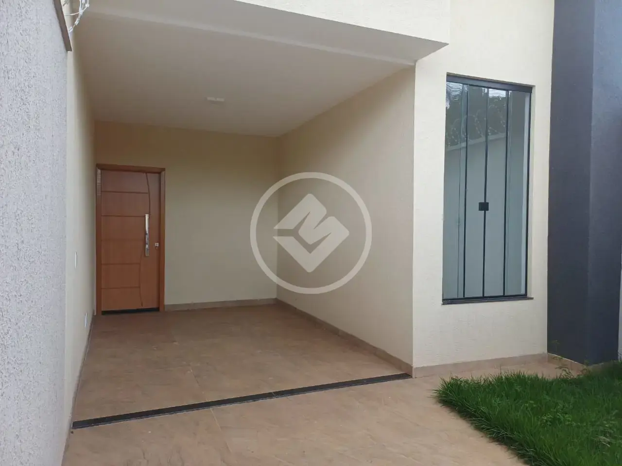 Se você procura conforto, segurança e um imóvel moderno, essa casa é perfeita para morar ou investir.