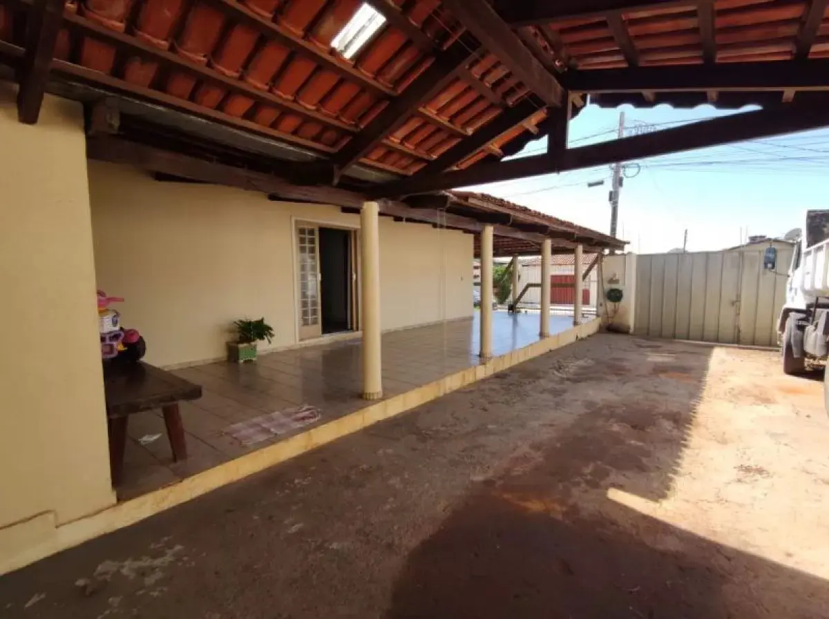 Casa 3 quartos no bairro Nazaré, Hidrolândia — foto 4 de 6