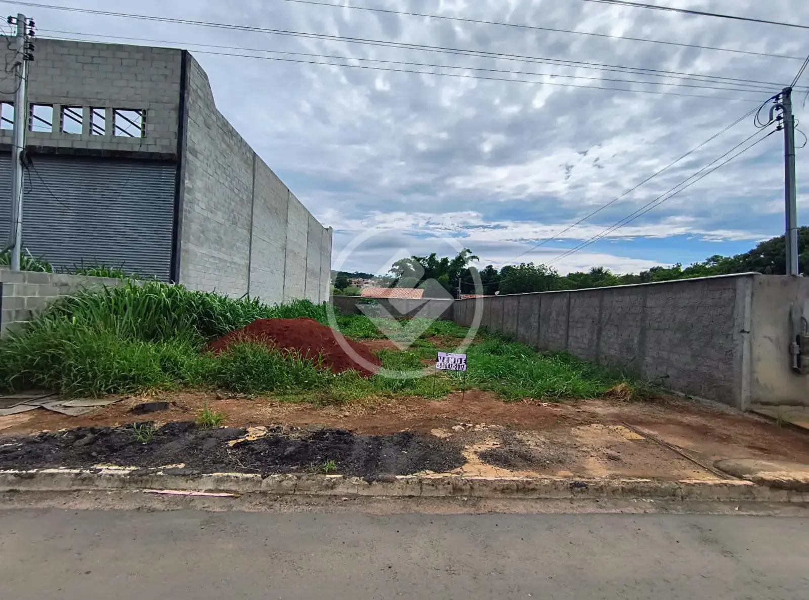Lote 360 m² na Vila Grimpas (Centro)