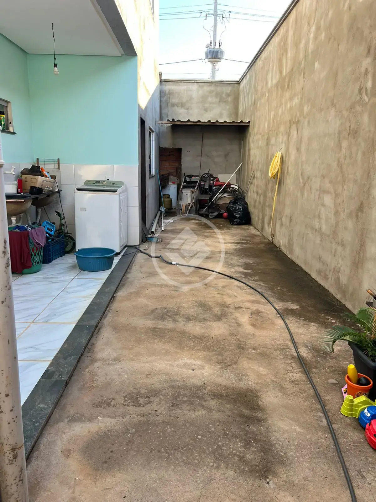 Sobrado 3 quartos no Setor Benjamin, Hidrolândia — foto 3 de 6