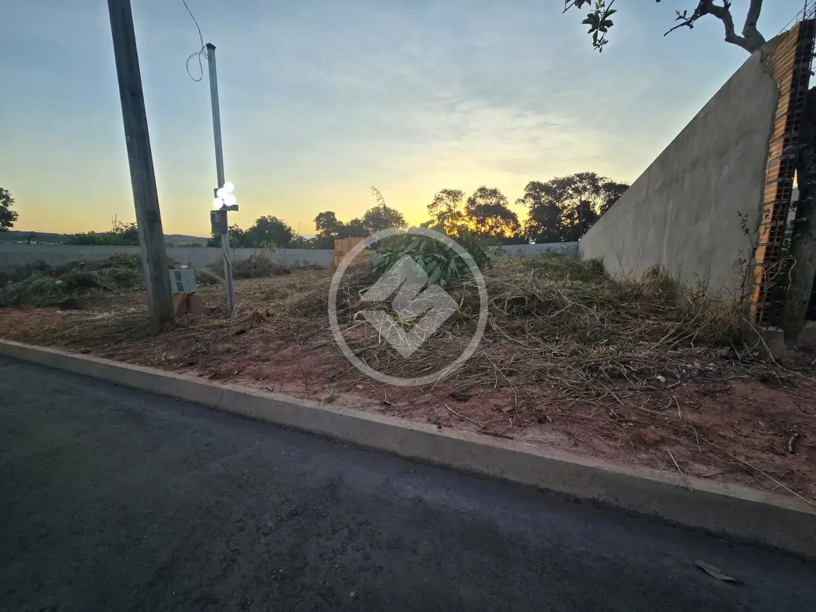 Hidrolandia - Terreno no Setor Mansões Riviera Parque