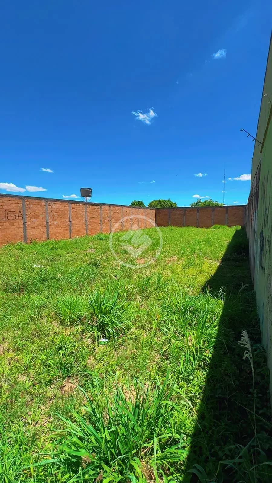 Lote Comercial, enfrente ao terminal Veiga Jardim.