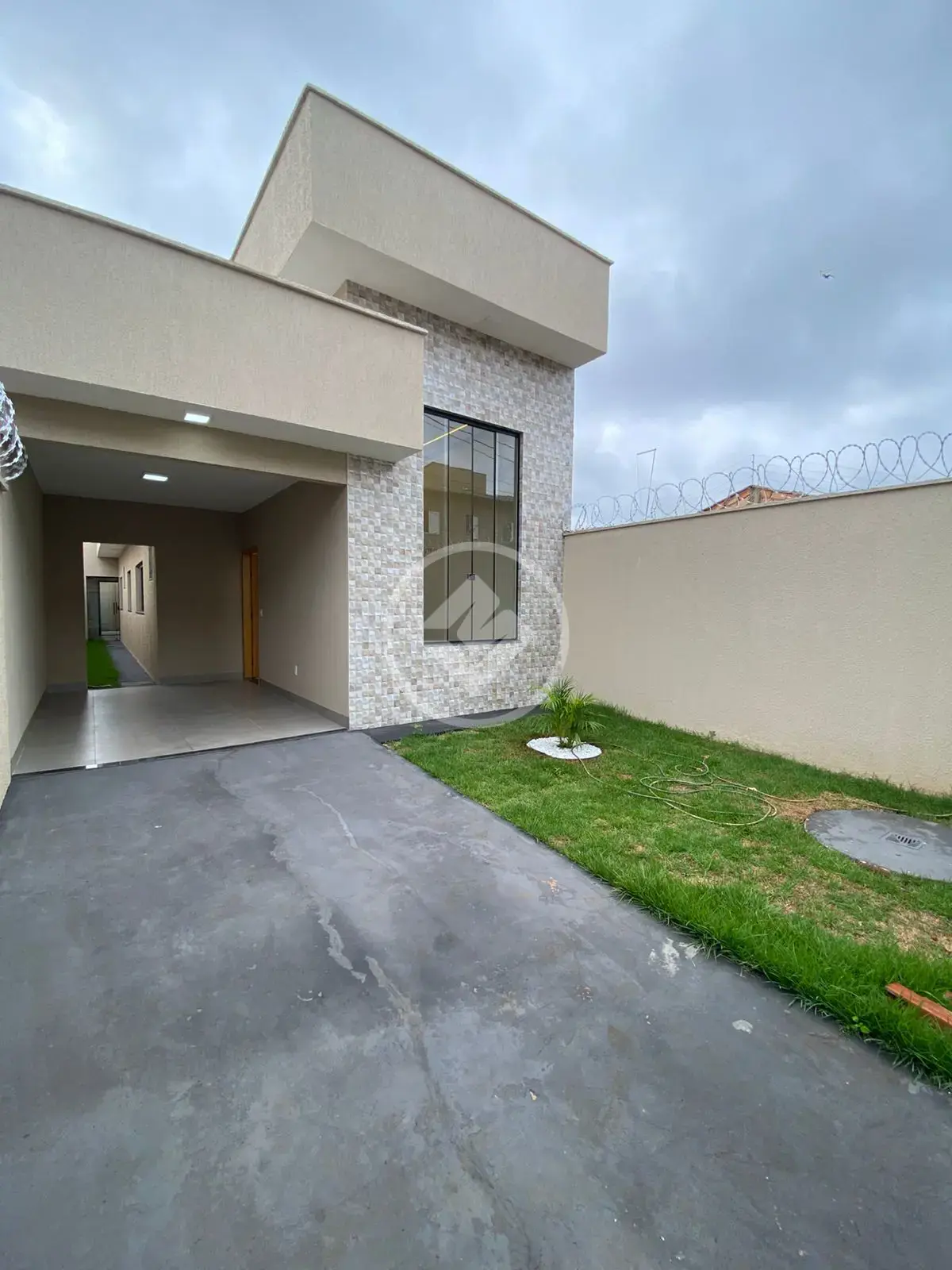 CASA NO SETOR SANTA LUZIA