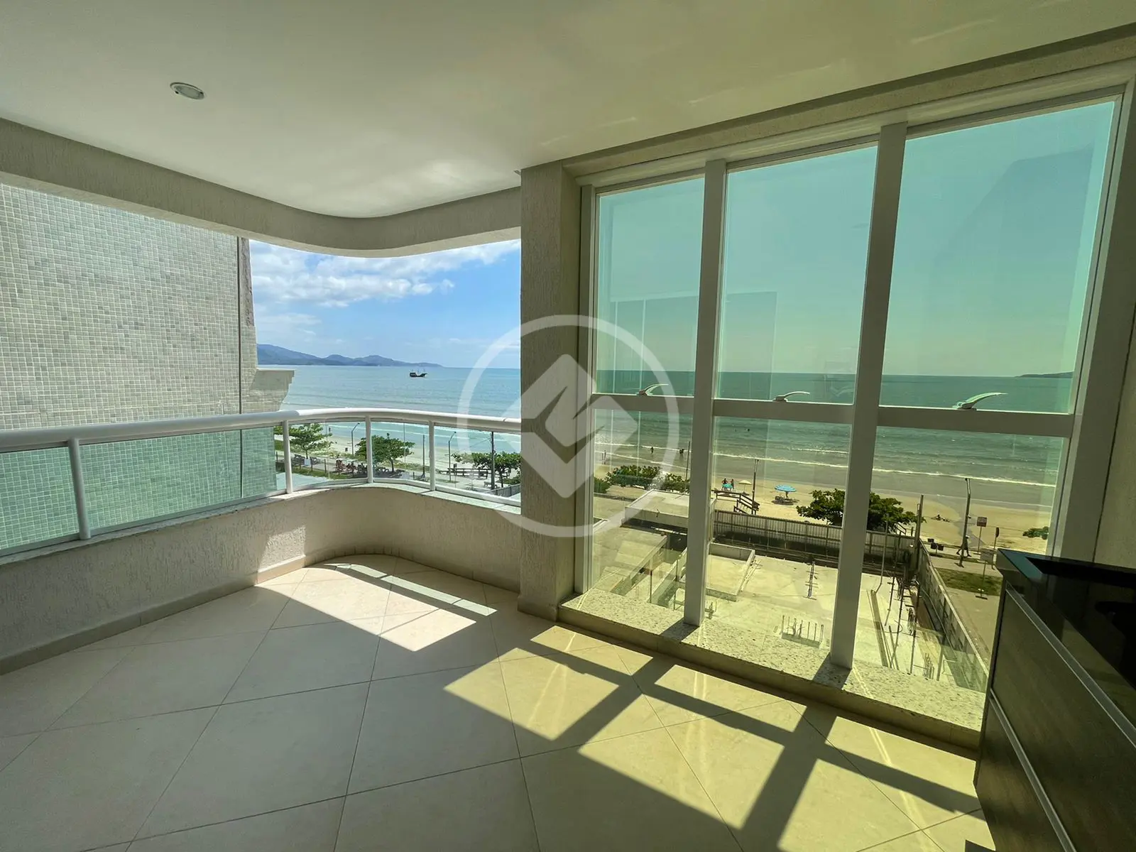 Apartamento 3 quartos no Meia Praia, Itapema — foto 3 de 6