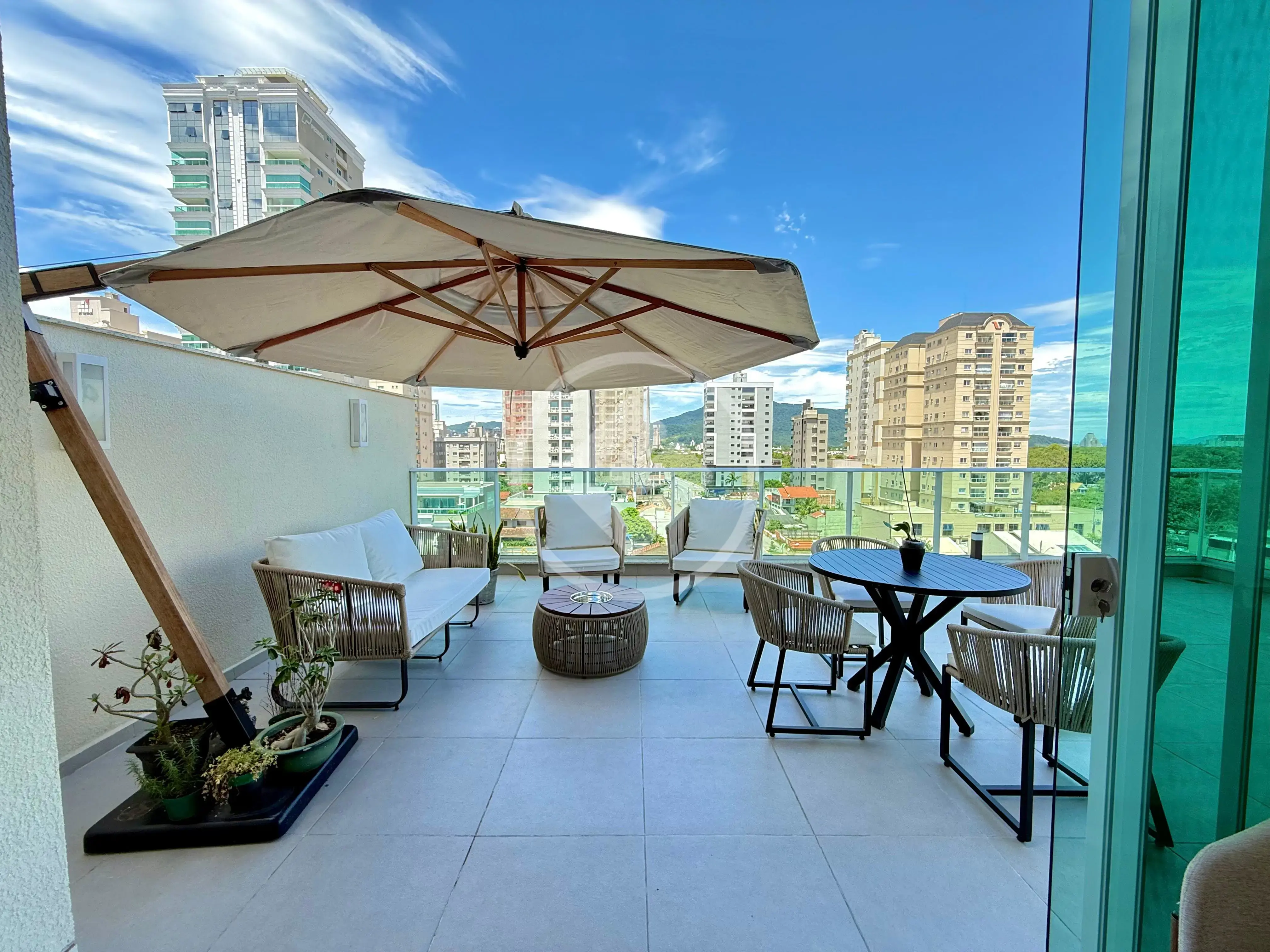 Apartamento 2 quartos no Meia Praia, Itapema — foto 1 de 6