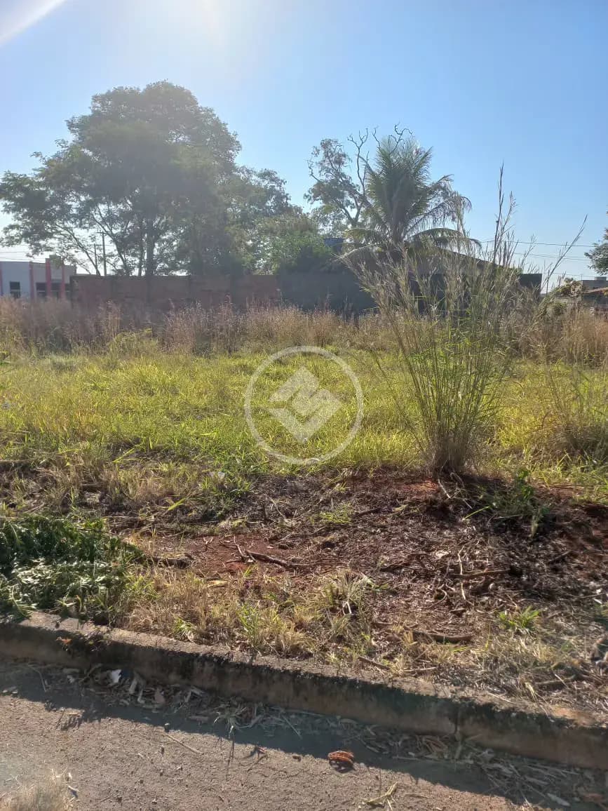 Terreno a venda em Goianira.