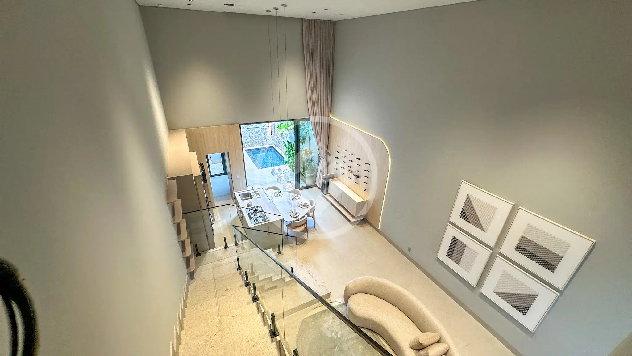 Exclusivo loft de luxo, totalmente mobiliado, localizado em região valorizada e de excelente localização, ideal para quem busca conforto, sofisticação e praticidade.