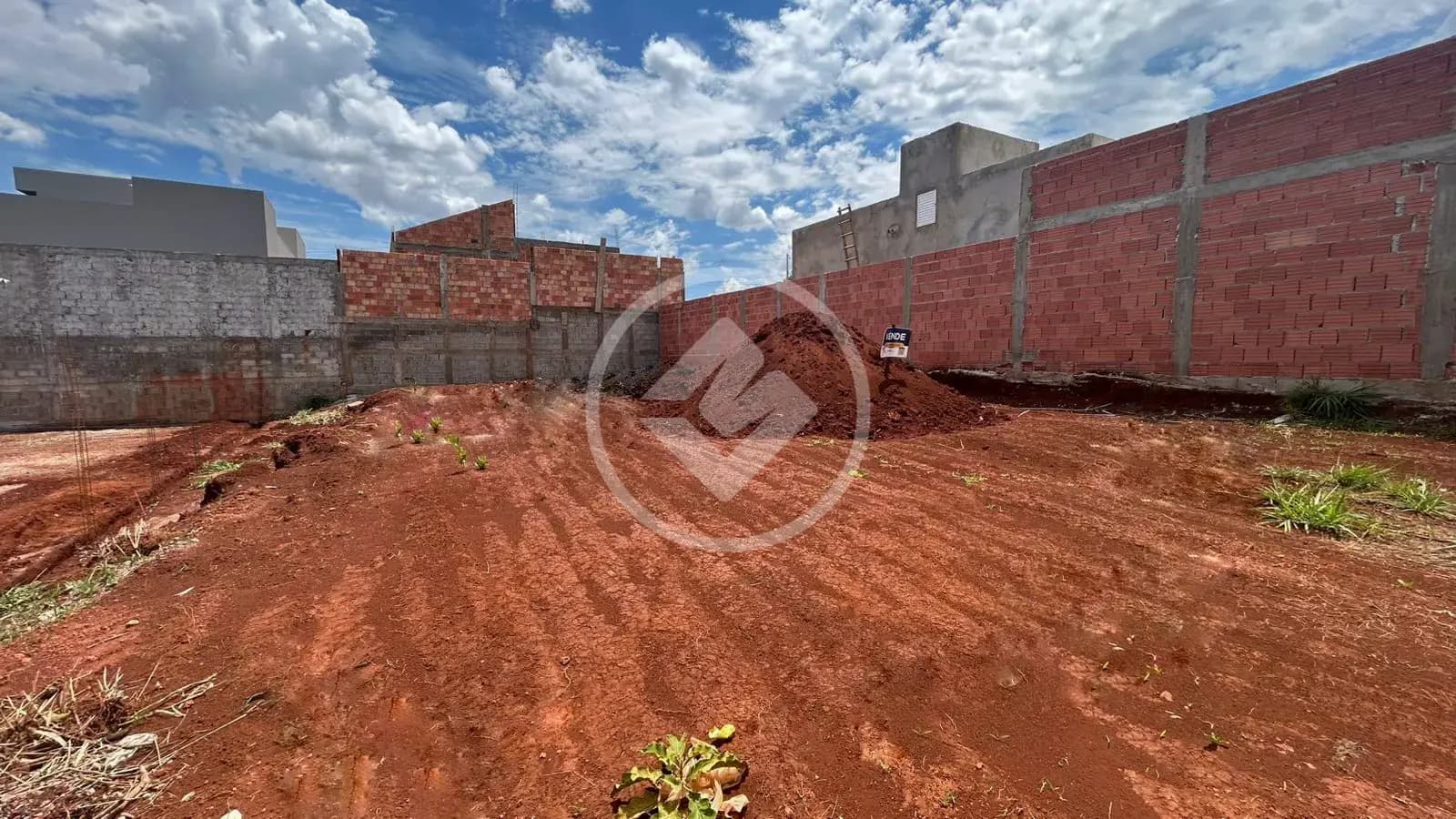 Lote de 320,10 m² no Parque dos Ventos.