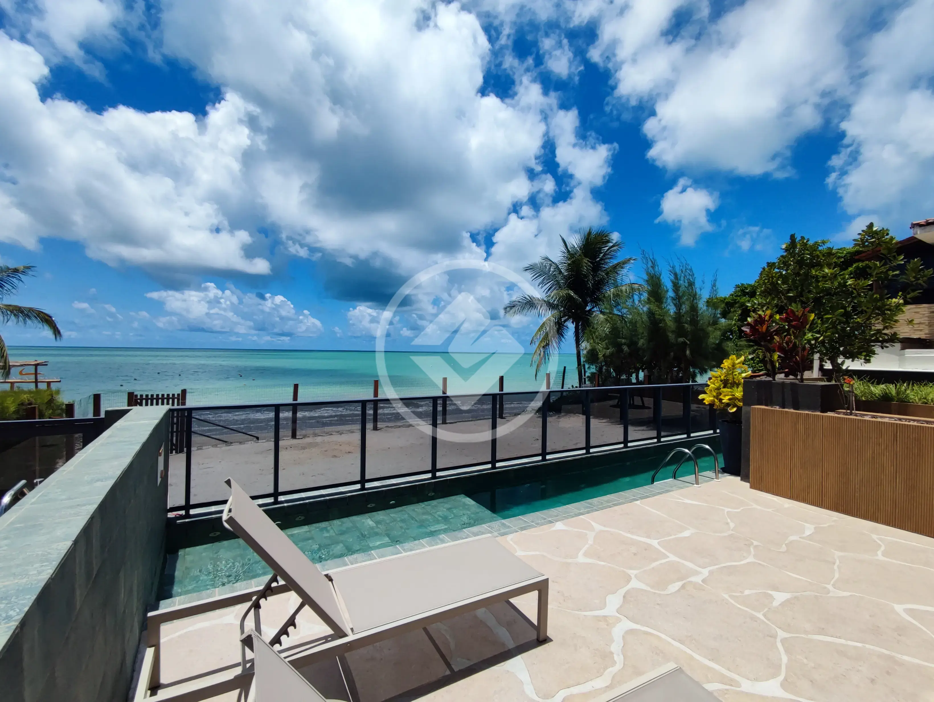 Viva de Frente para o Mar em Camboinha | 175m² Pé na Areia