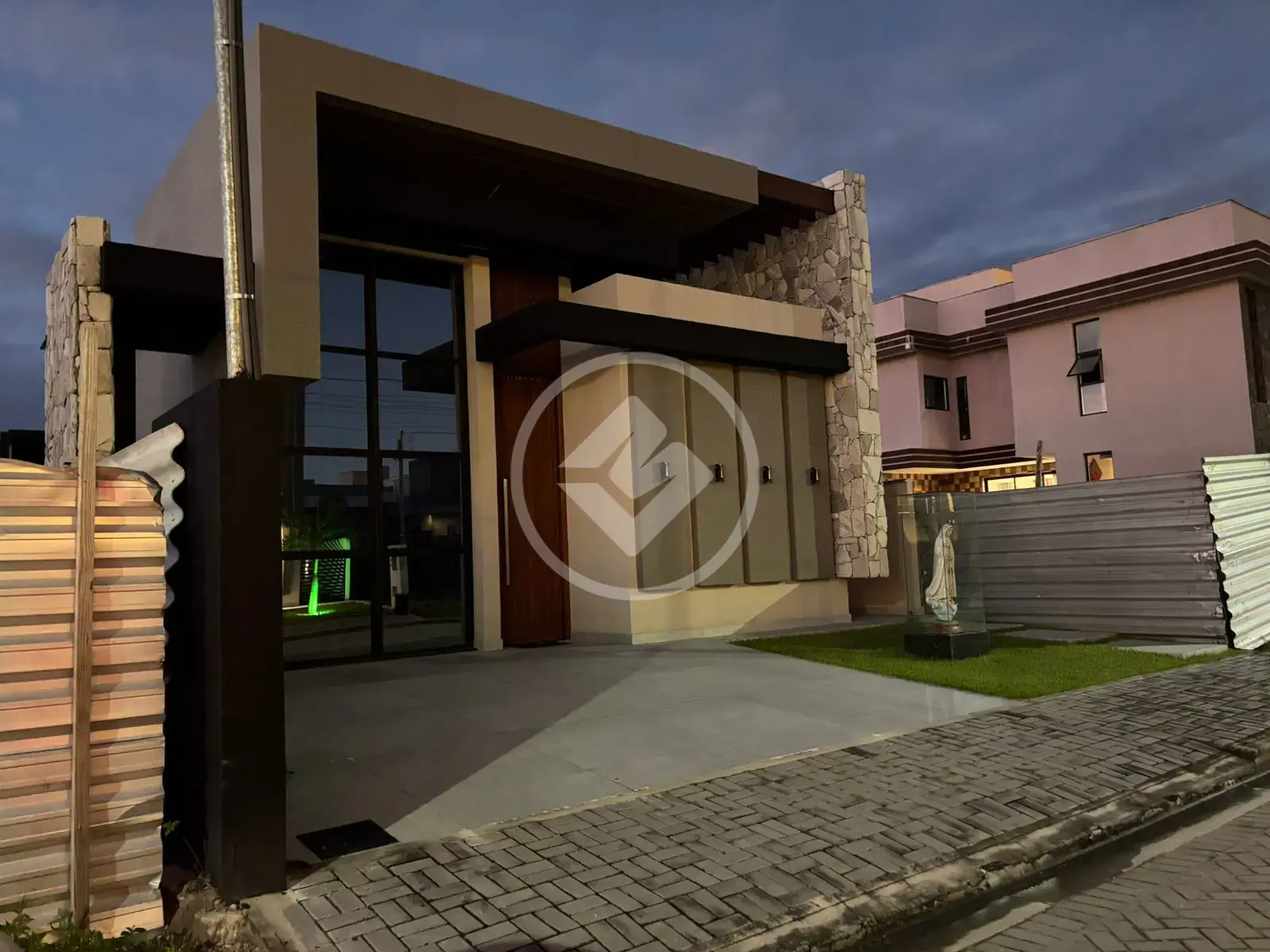 Casa em Condomínio Fechado