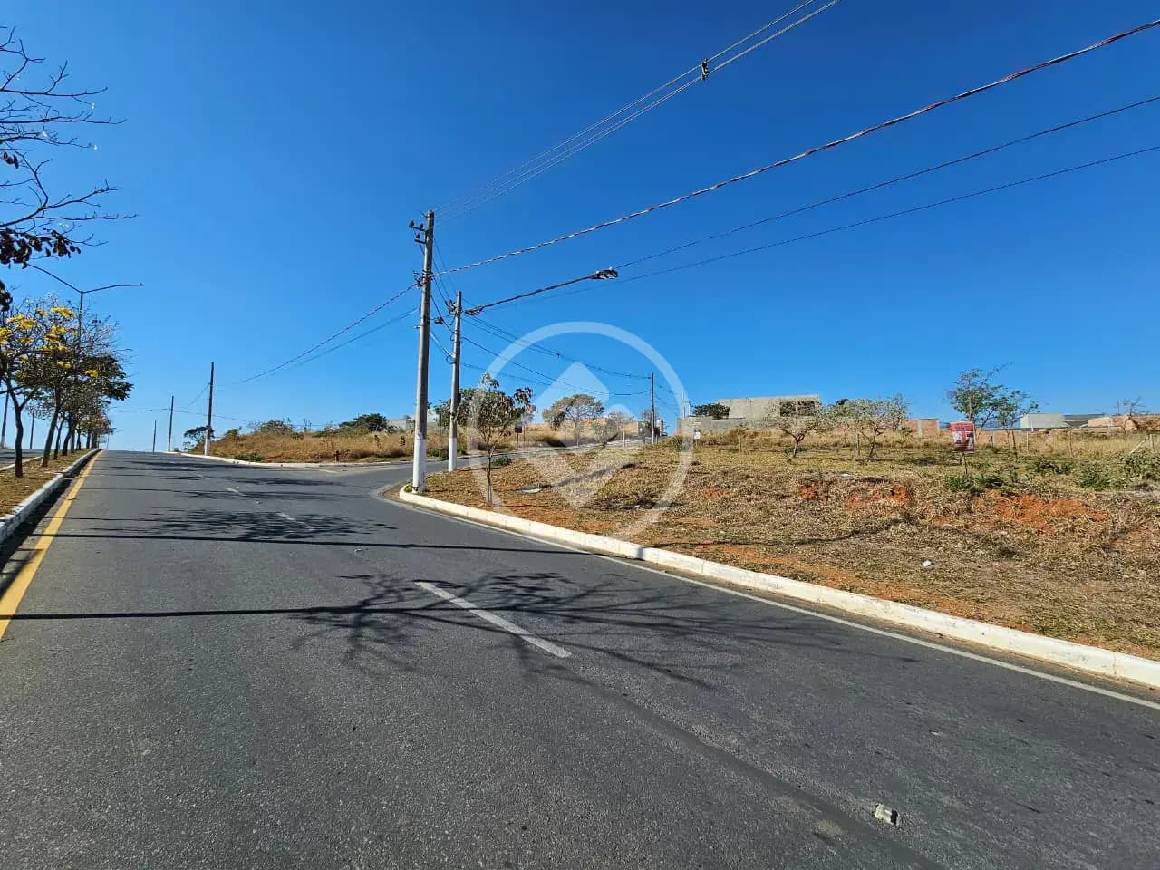 Lote plano sendo 491 M2 no Bairro Villas dos Ipês