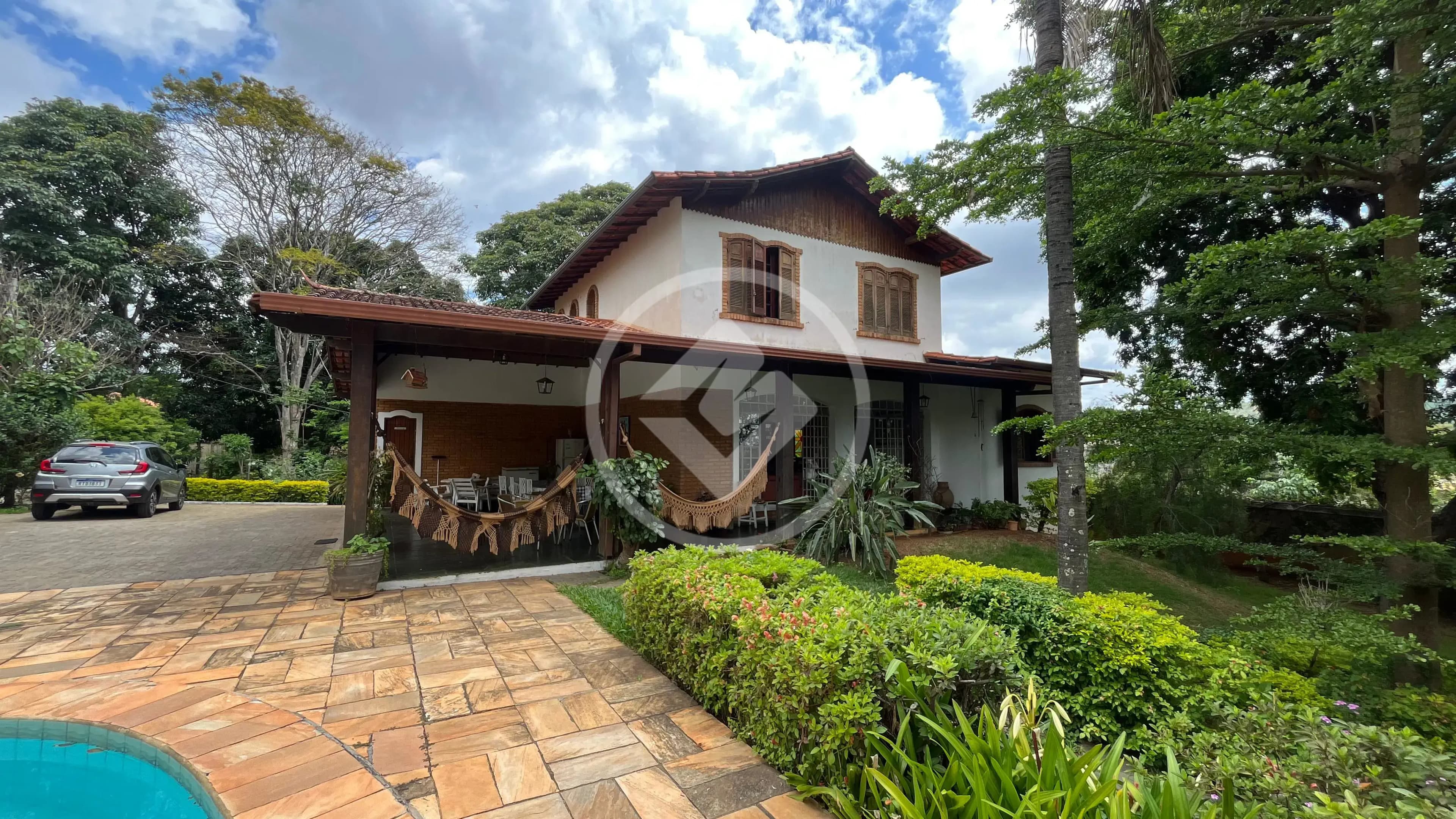 Casa 4 quartos mobiliada, em terreno de 3.200 M2 com vista para Lagoa Central