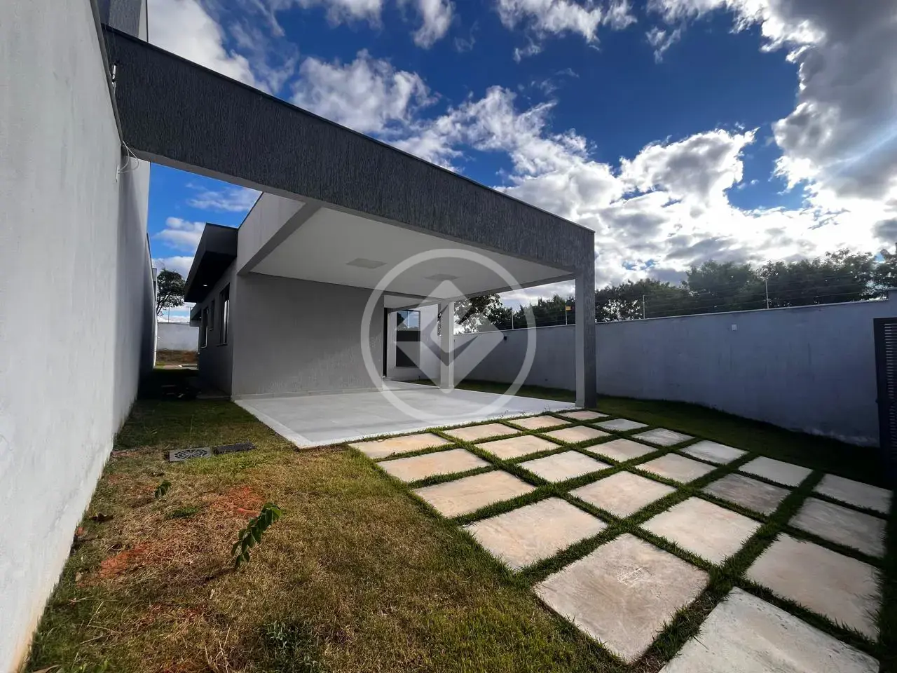 Casa 3 quartos com suíte e closet , área gourmet completa com piscina - Lagoa Santa MG