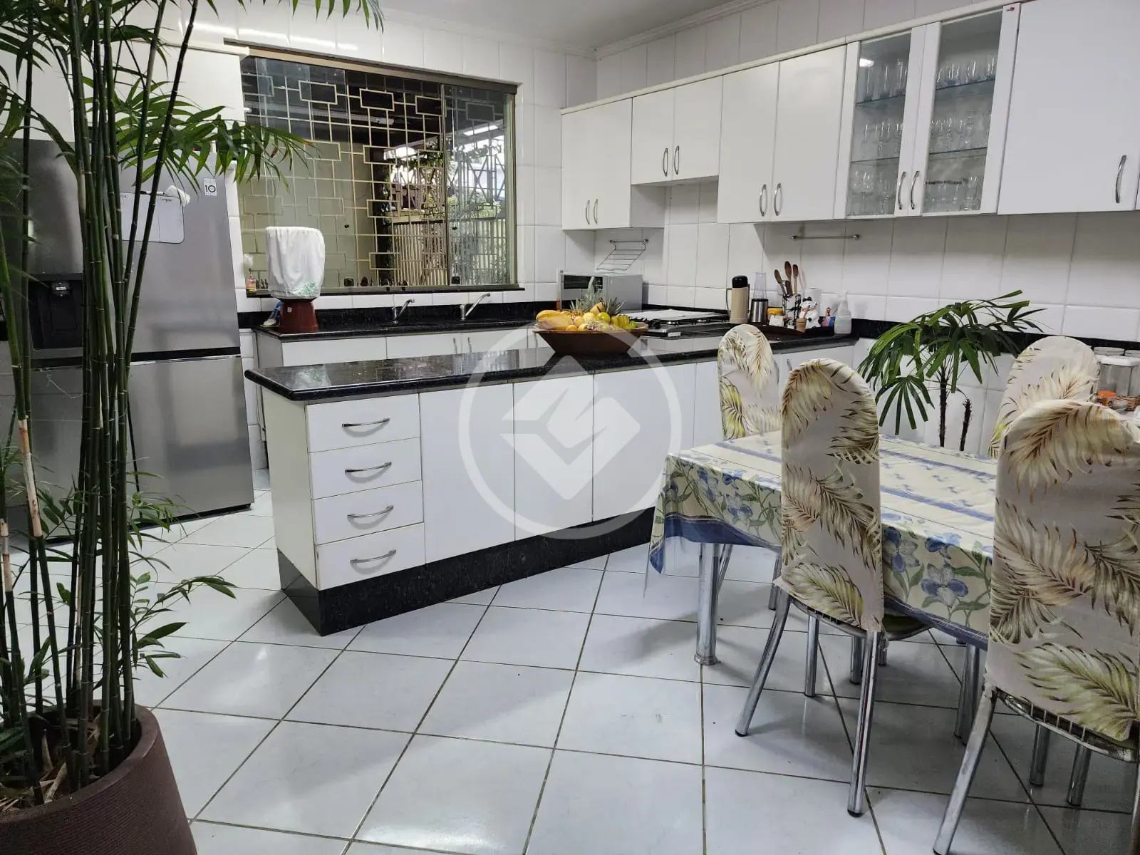 Casa 4 quartos em Vespasiano com 445 m2 , sendo 1 suíte master com varanda que une sofisticação e conforto.