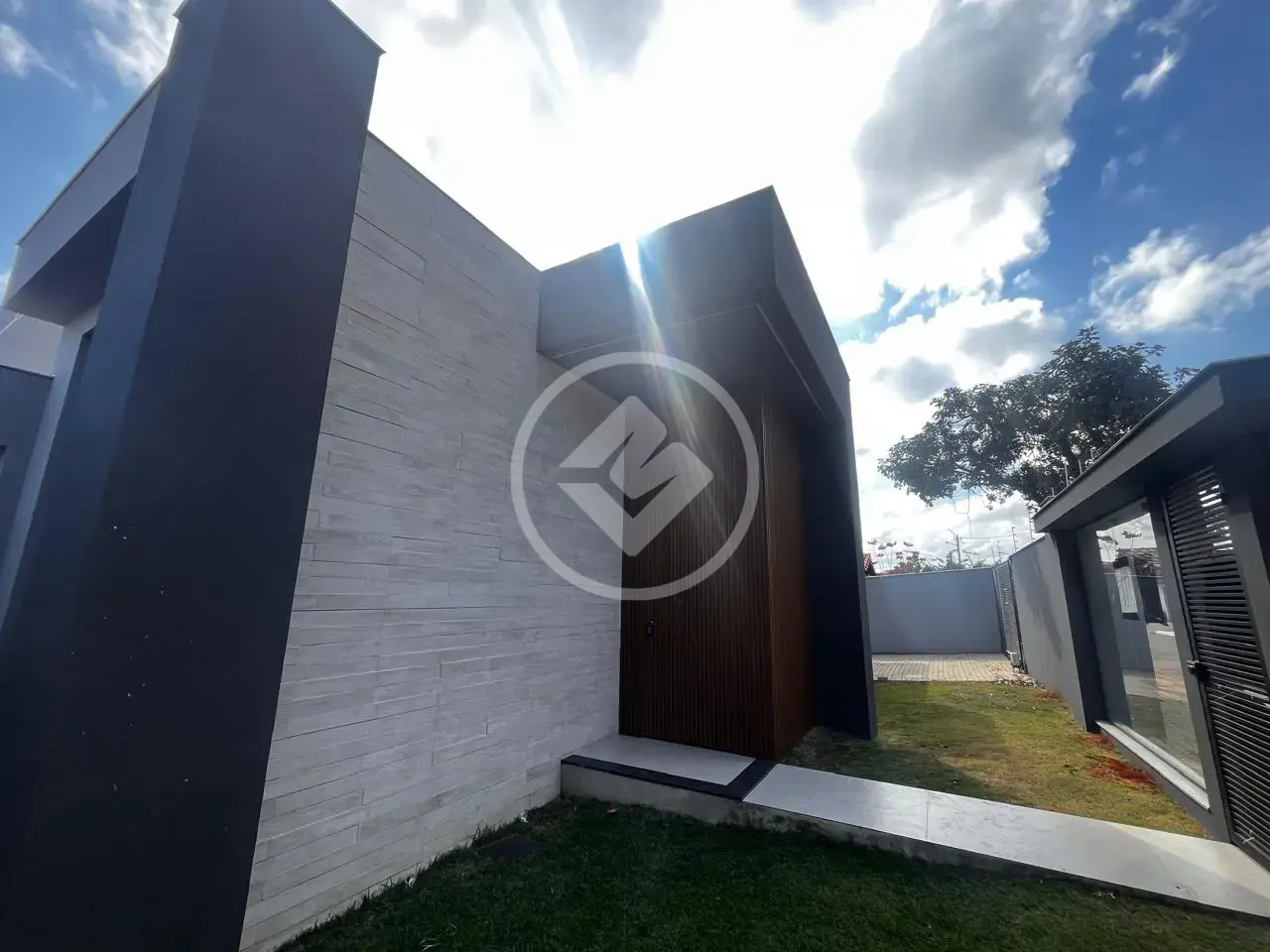 Casa 3 Quartos sendo 1 suíte com piscina - Bairro Joá MG/ MY BROKER