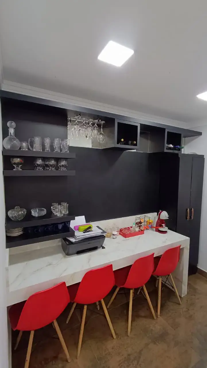 Casa em condomío aceita carro como permuta.
