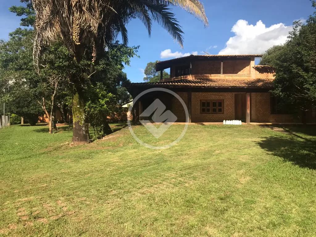 REF:OFFICE2742 Casa no Parque Mansões Regina , sendo 4 suítes com 1.800m²,Goianira-GO