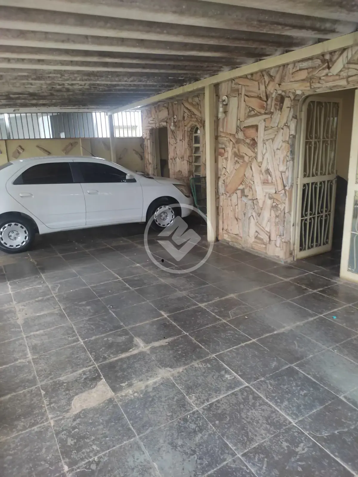 Sobrado com 5 quartos no Setor Santa Genoveva!