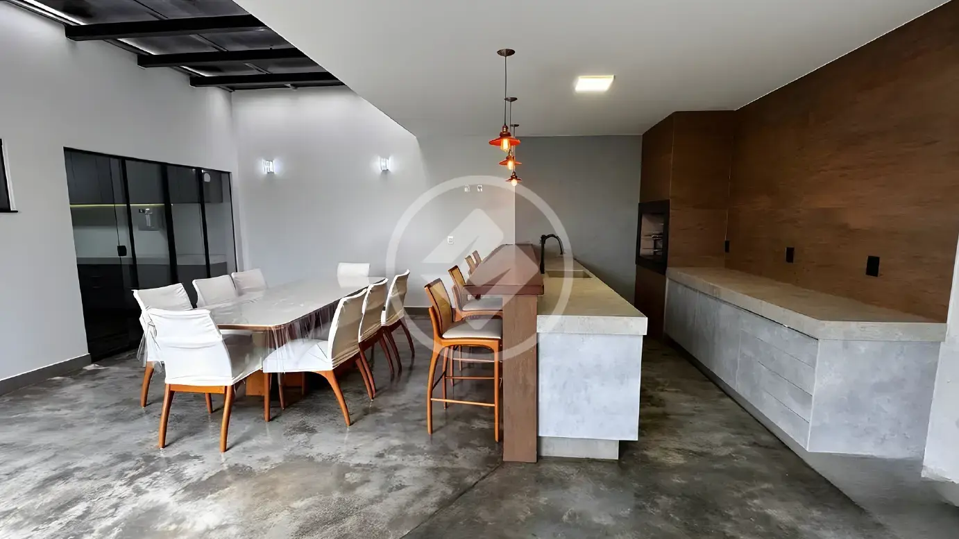 🏡 CASA EM CONDOMÍNIO – MONTE VERDE
