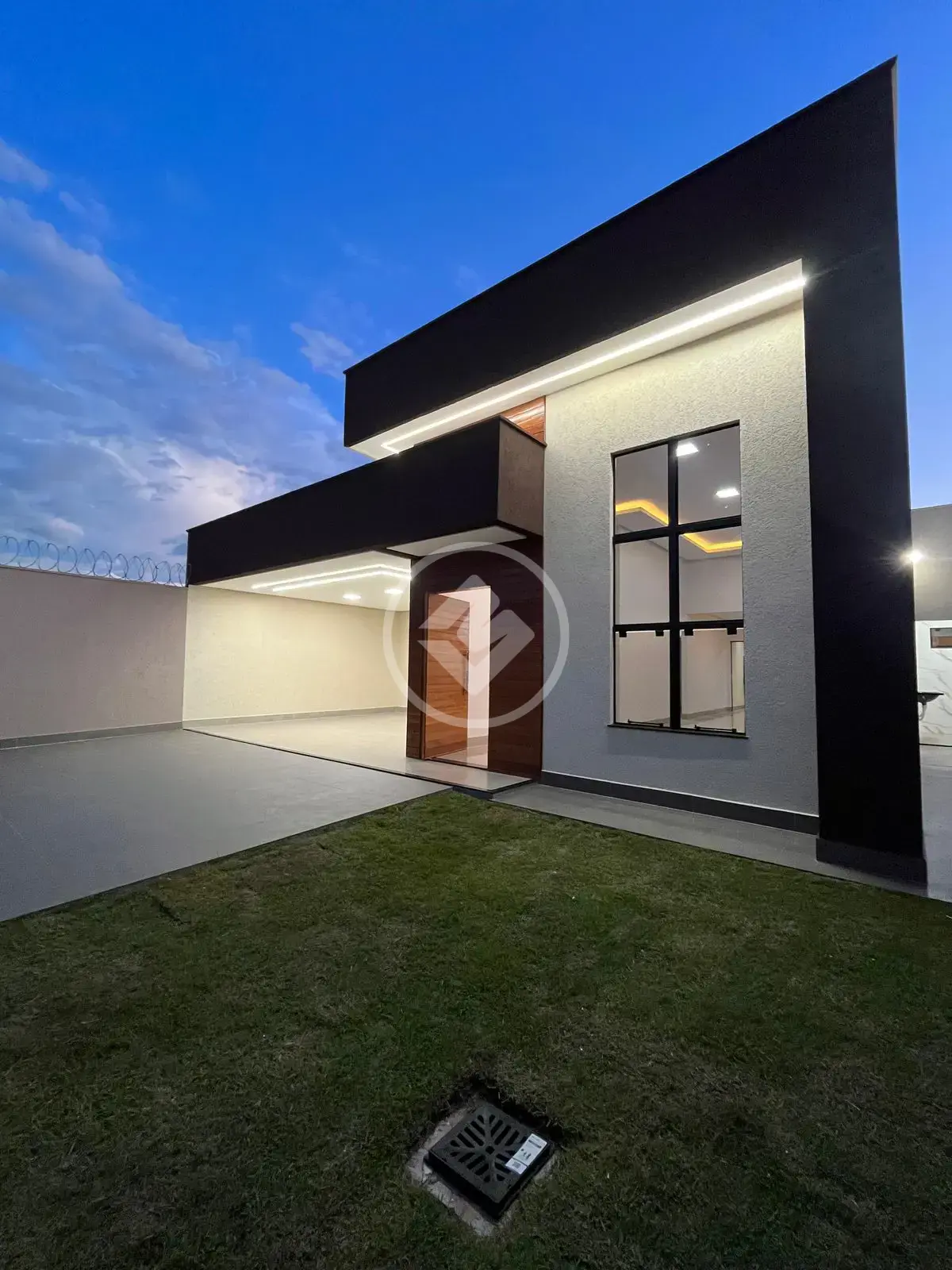 Imóvel moderno com piscina