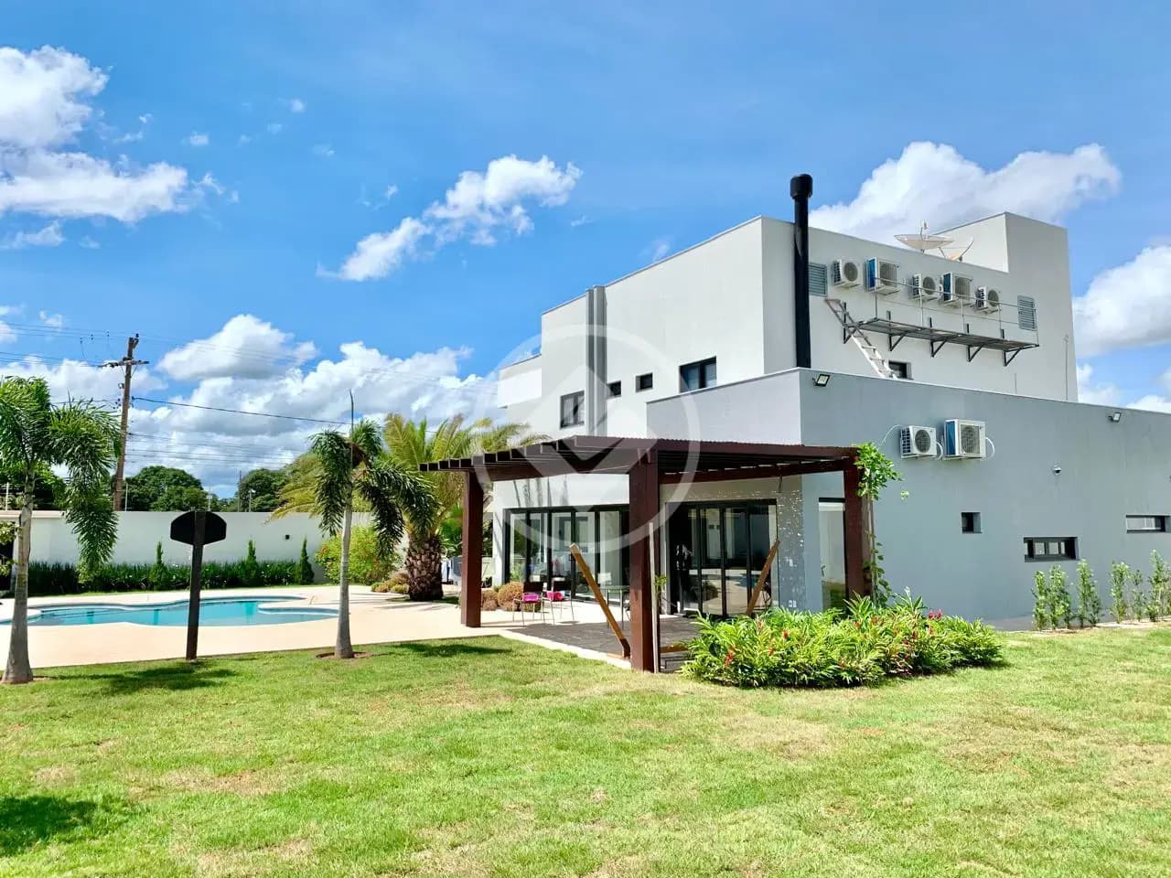 CASA DE ALTO PADRÃO