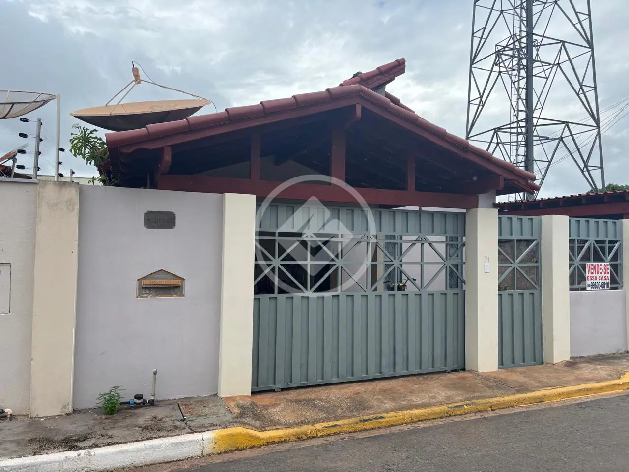CASA NO BAIRRO SANTA CRUZ