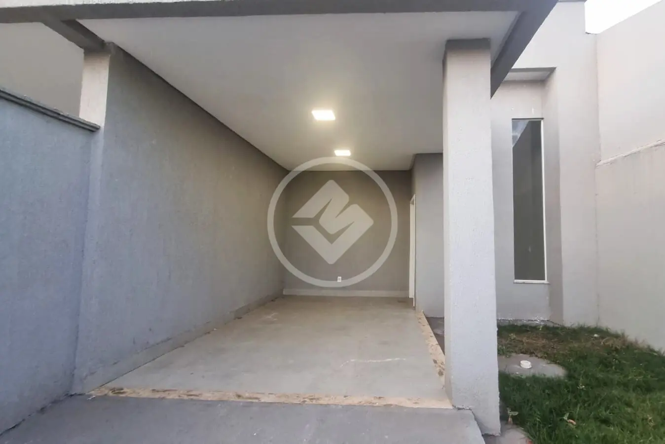 Casa a venda no Moinho dos Ventos em Aparecida de Goiânia com 3 quartos sendo 2 suítes.