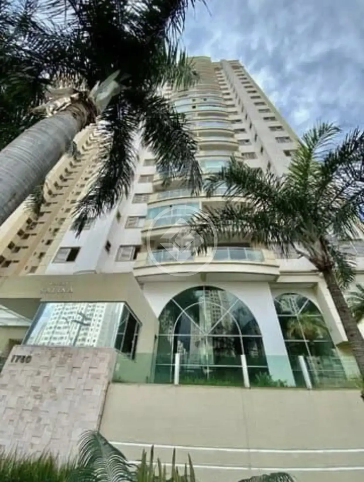 Apartamento com 4 suítes Nova Suíça