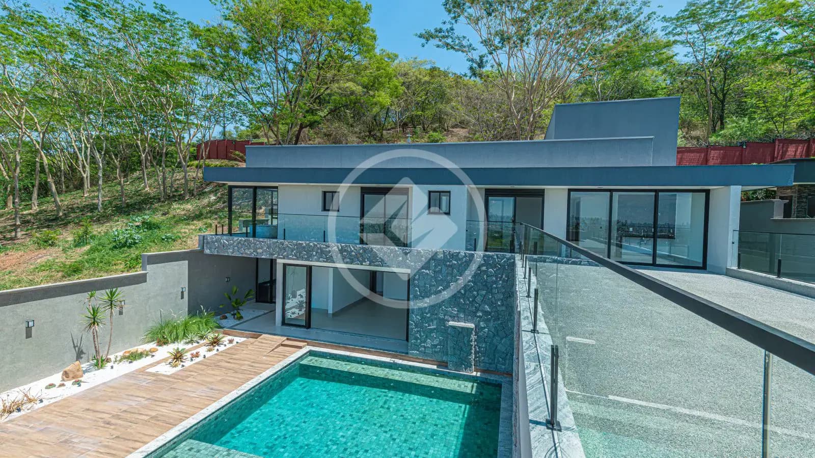 Casa Luxuosa em Condomínio Fechado