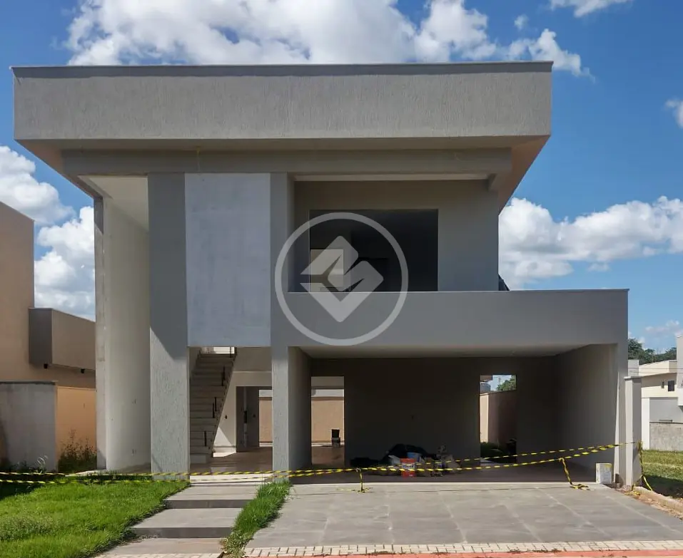 Sobrado à venda no Condomínio Residencial Parqville Jacarandá em Aparecida de Goiânia com 4 suítes.