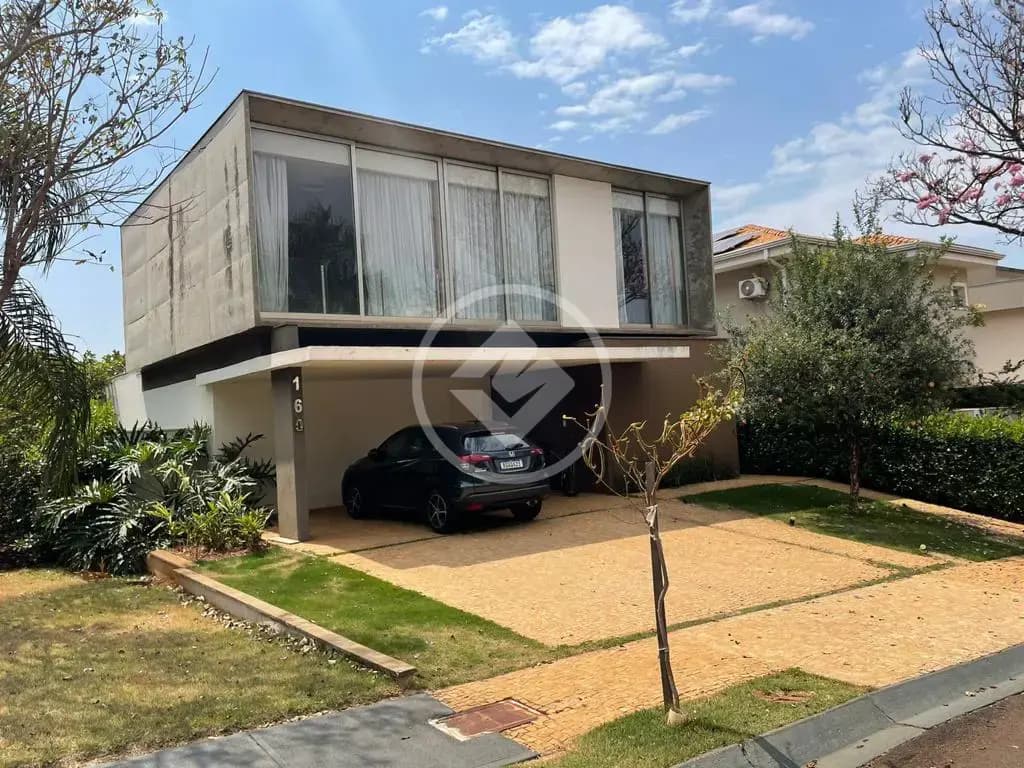 Casa Alto Padrão à Venda no Condomínio Saint Gerard.