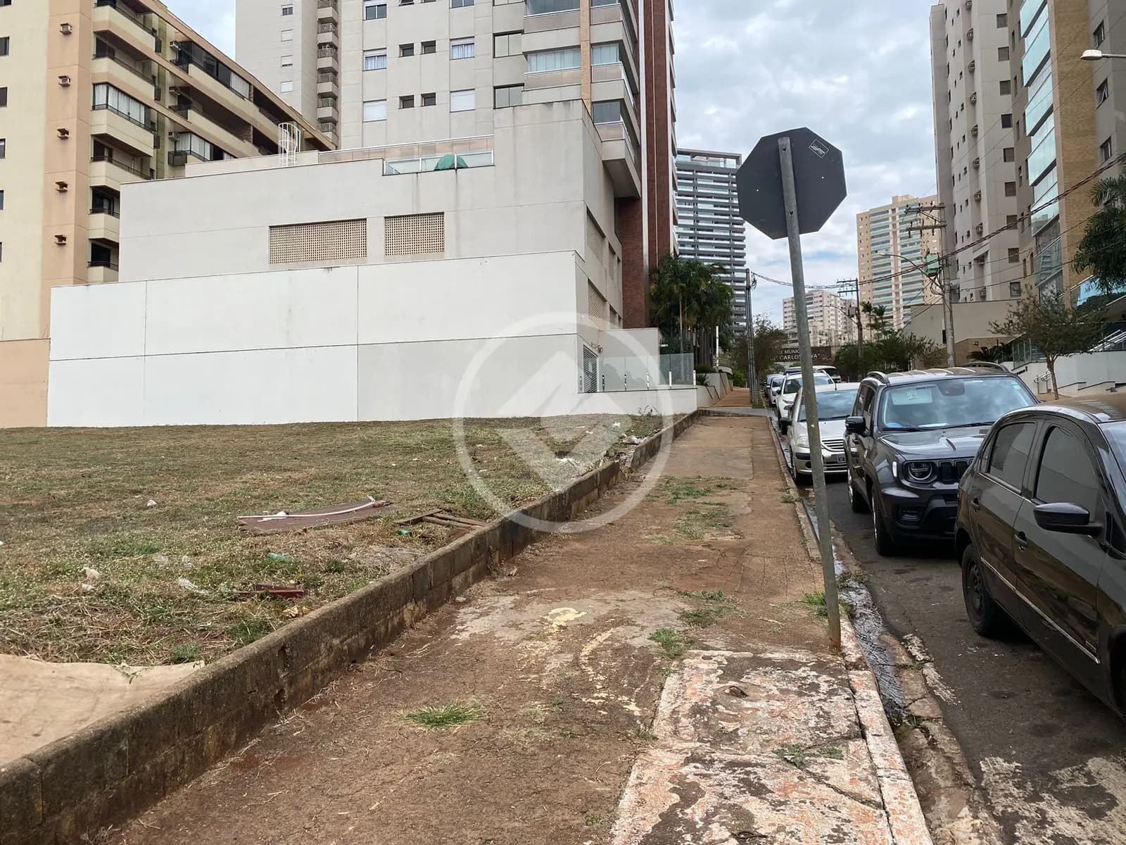 TERRENO - AVENIDA CARLOS EDUARDO DE GASPERI CONSONI