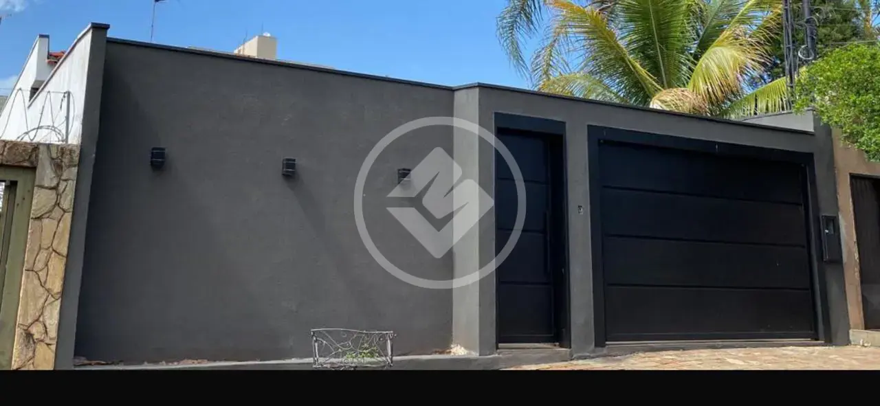 Casa próximo ao estádio Comercial !!!