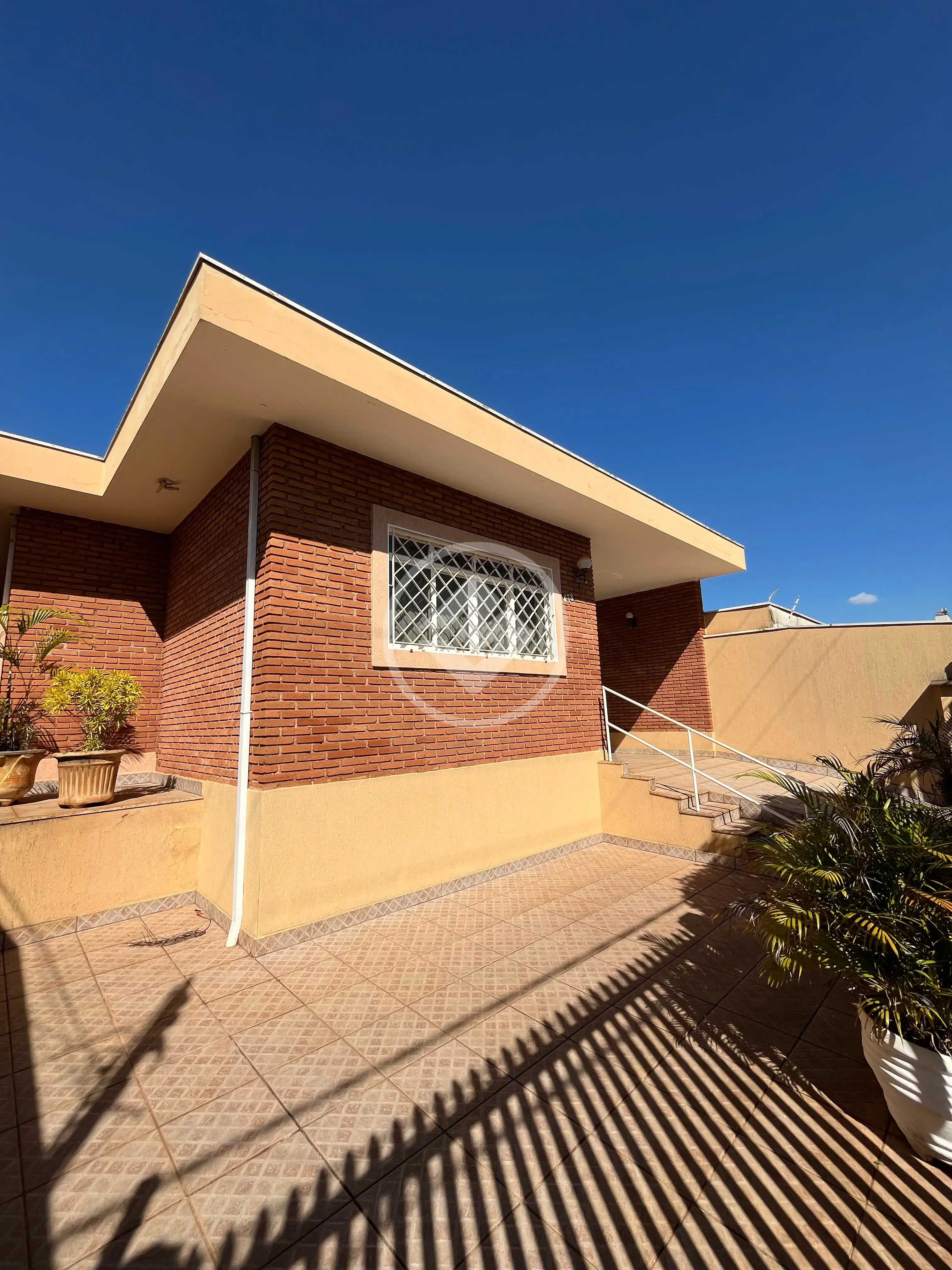 Jardim Paulista Linda CASA Térrea com 3 quartos 3 vagas - OPORTUNIDADE