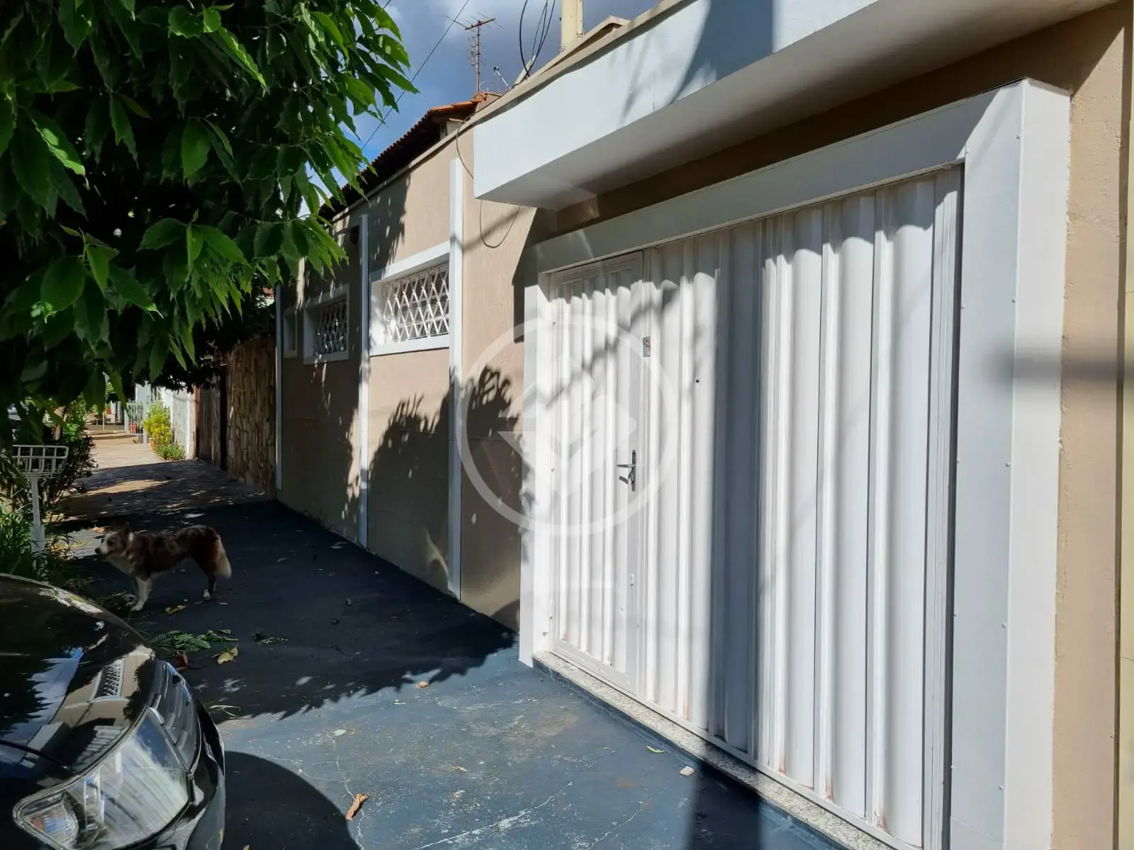EXCELENTE CASA DE RUA - LOCALIZAÇÃO ESTRATÉGICA