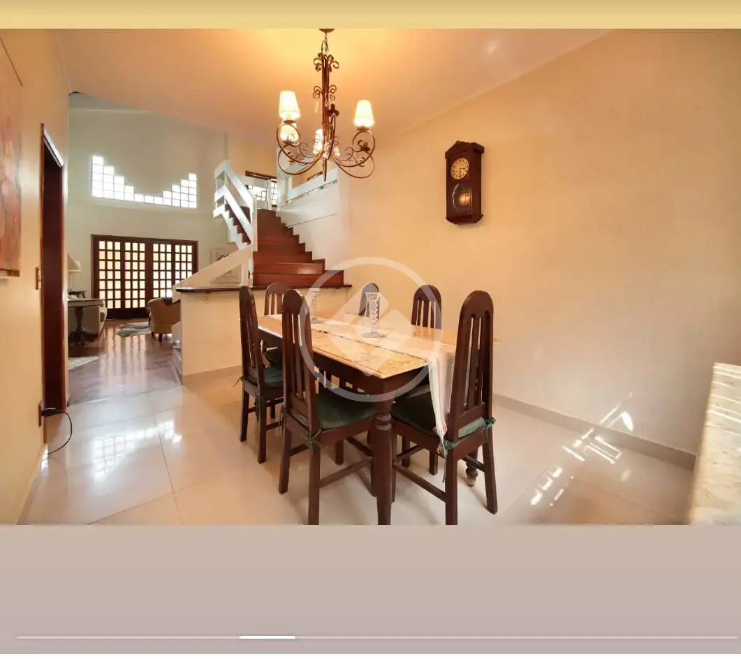 Casa ampla com lazer completo na City