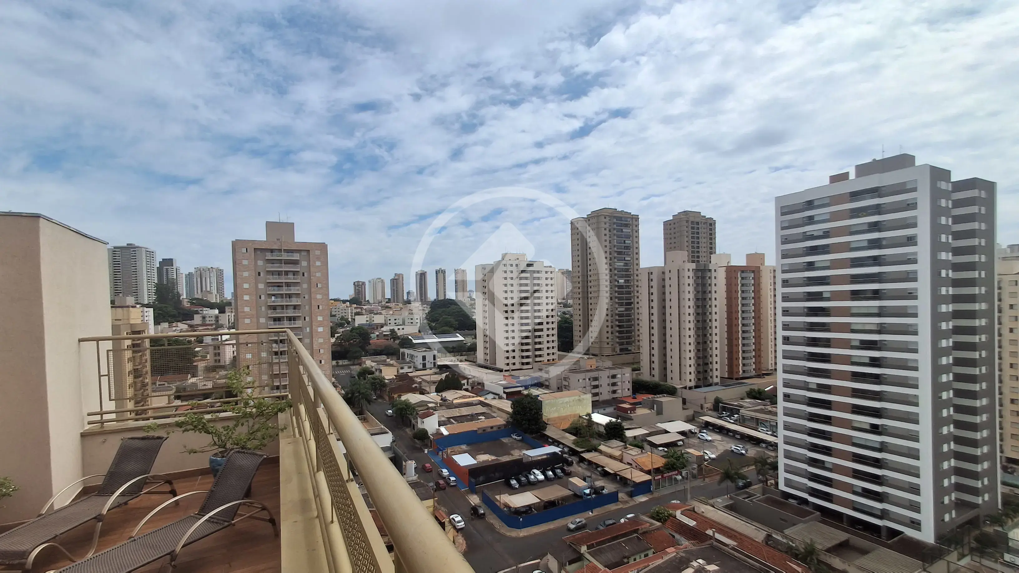 Cobertura Duplex à Venda na Vila Seixas 250m² 04 dorms 02 suítes
