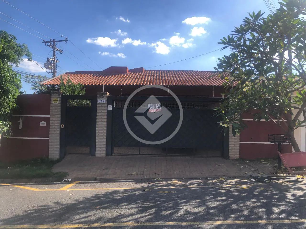 Ótima casa de esquina com piscina aquecida no bairro quinta da Paineiras próximo ao colégio São José