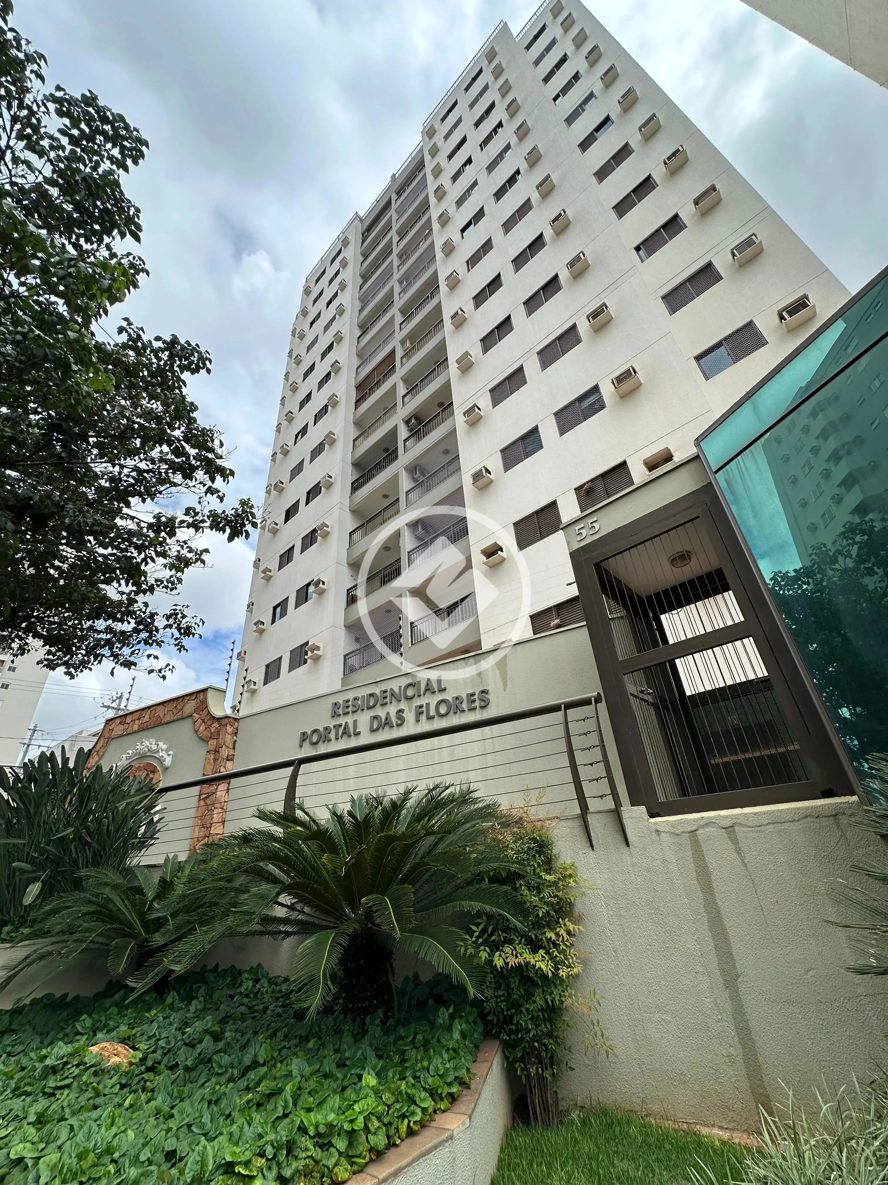 APARTAMENTO GRANDE FAMÍLIA