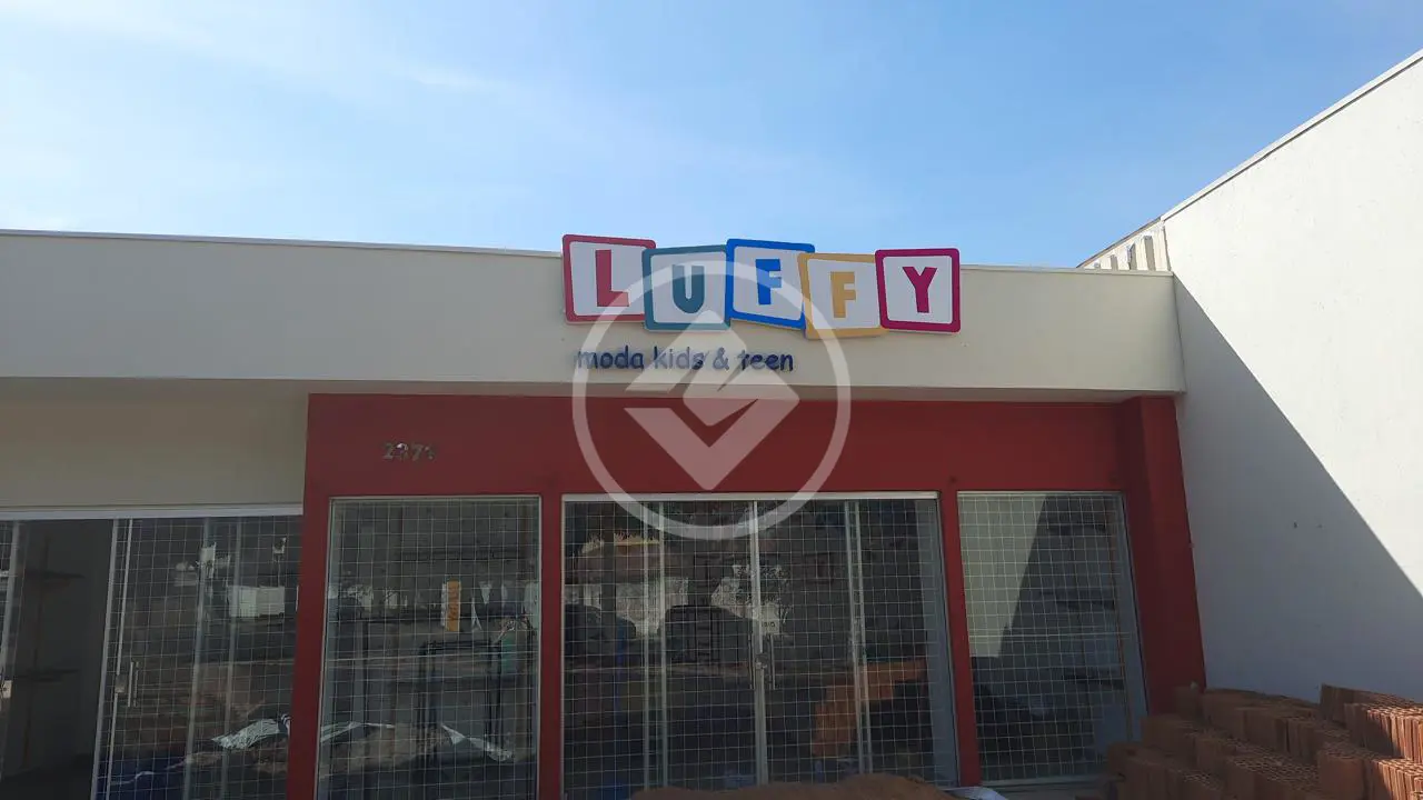CASA COM PONTO COMERCIAL PARA ESCRITÓRIOS OU EMPRESA EM GERAL