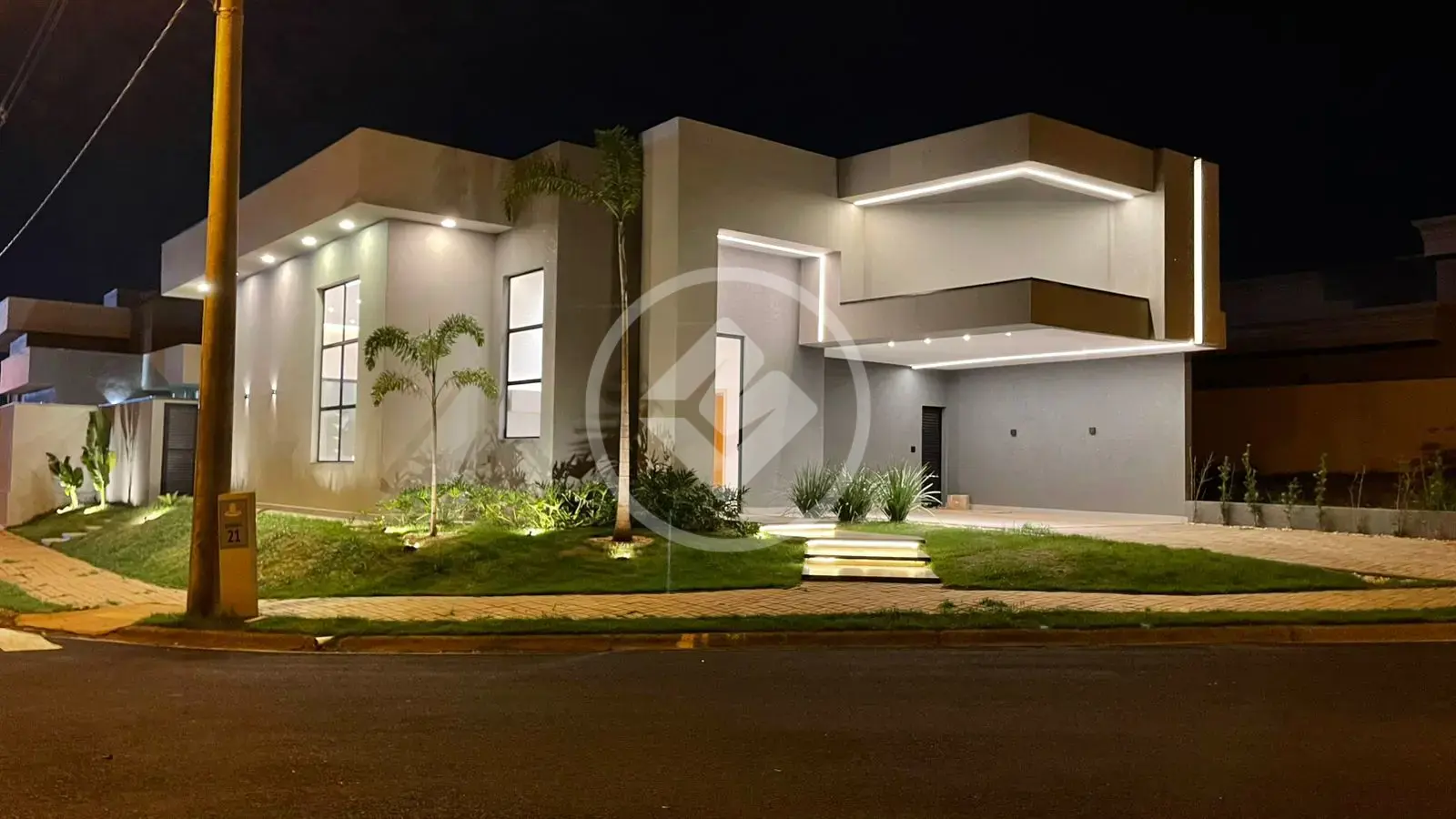 BELÍSSIMA CASA COM 3 SUÍTES NO CONDOMÍNIO TERRA VISTA - MIRASSOL SP
