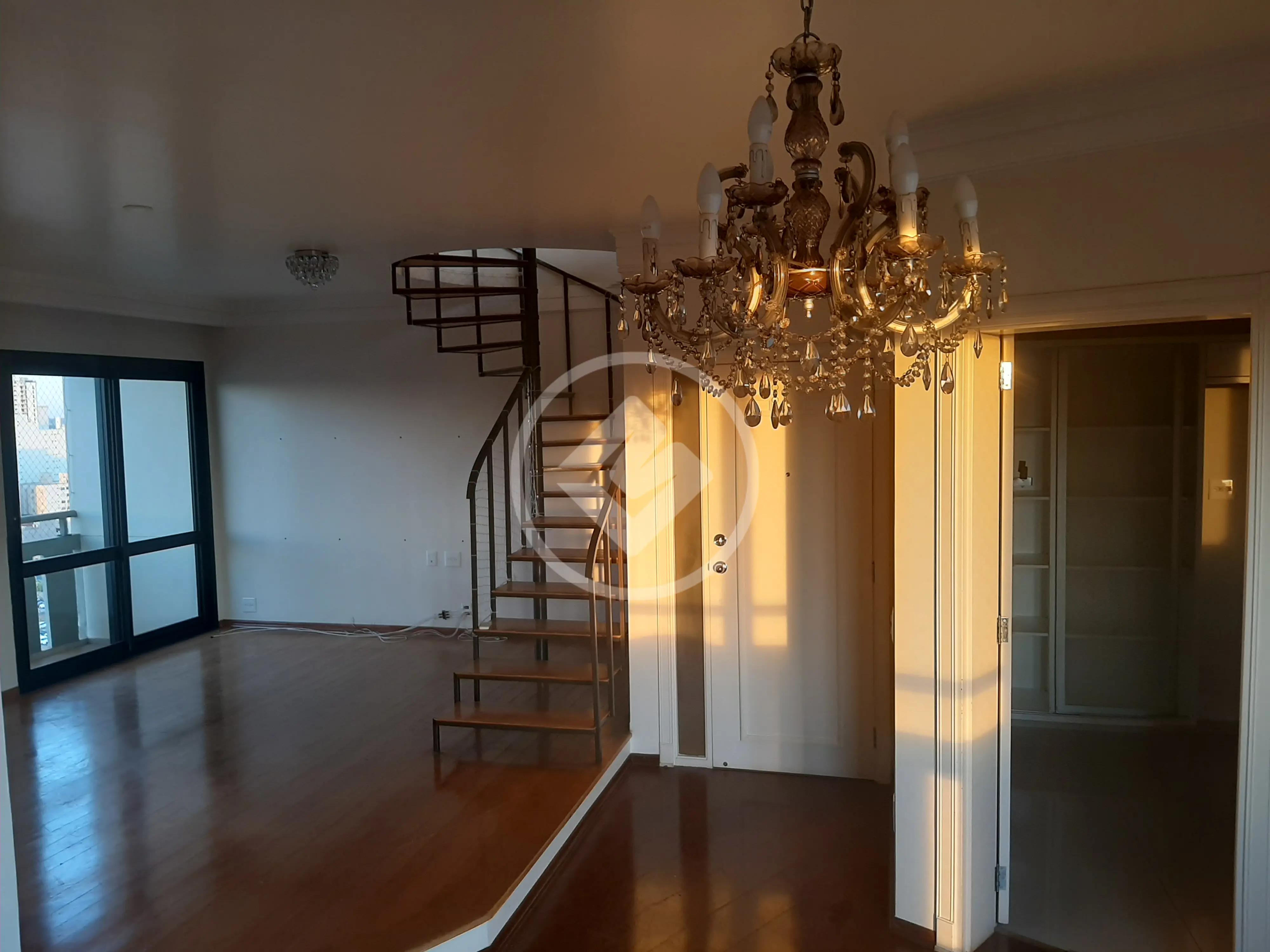 Cobertura Ampla e espaçosa Região com acesso facil a principais pontos da cidade.