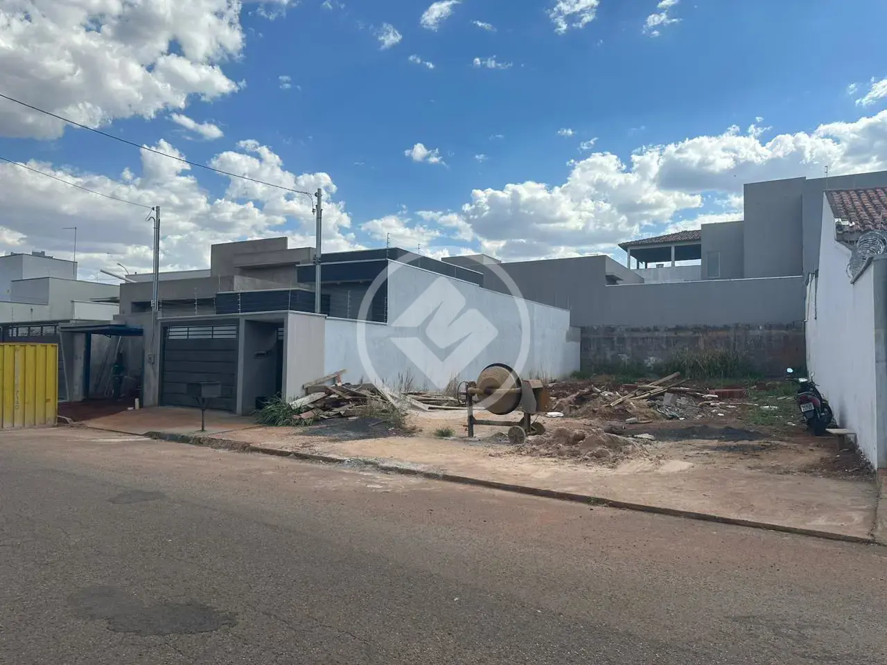 Terreno / Residencial Interlagos