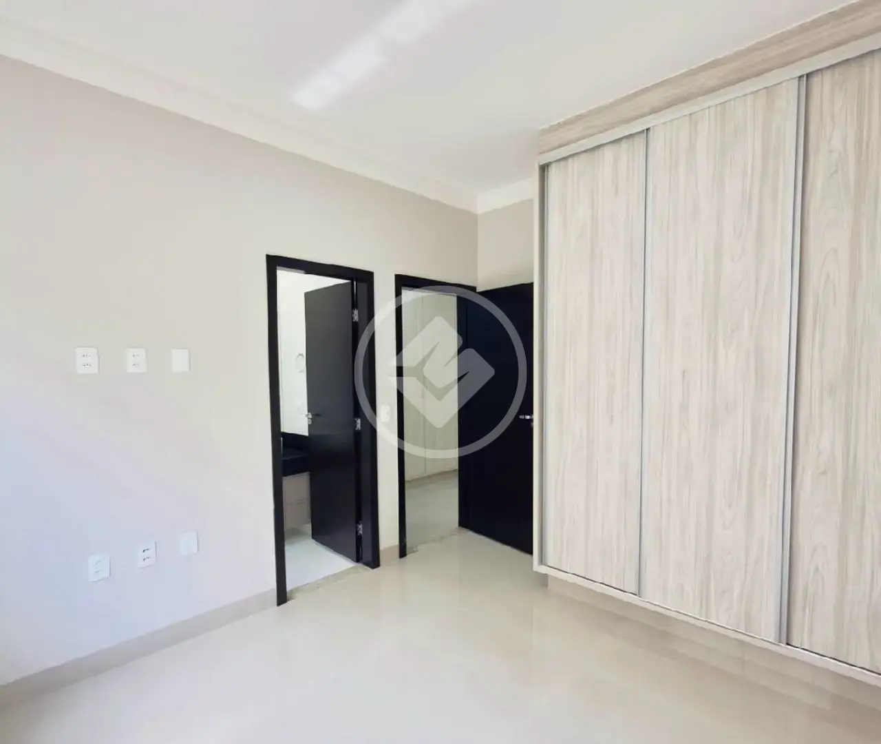 Casa 3 quartos no Bairro Residencial Interlagos, Rio Verde — foto 4 de 6