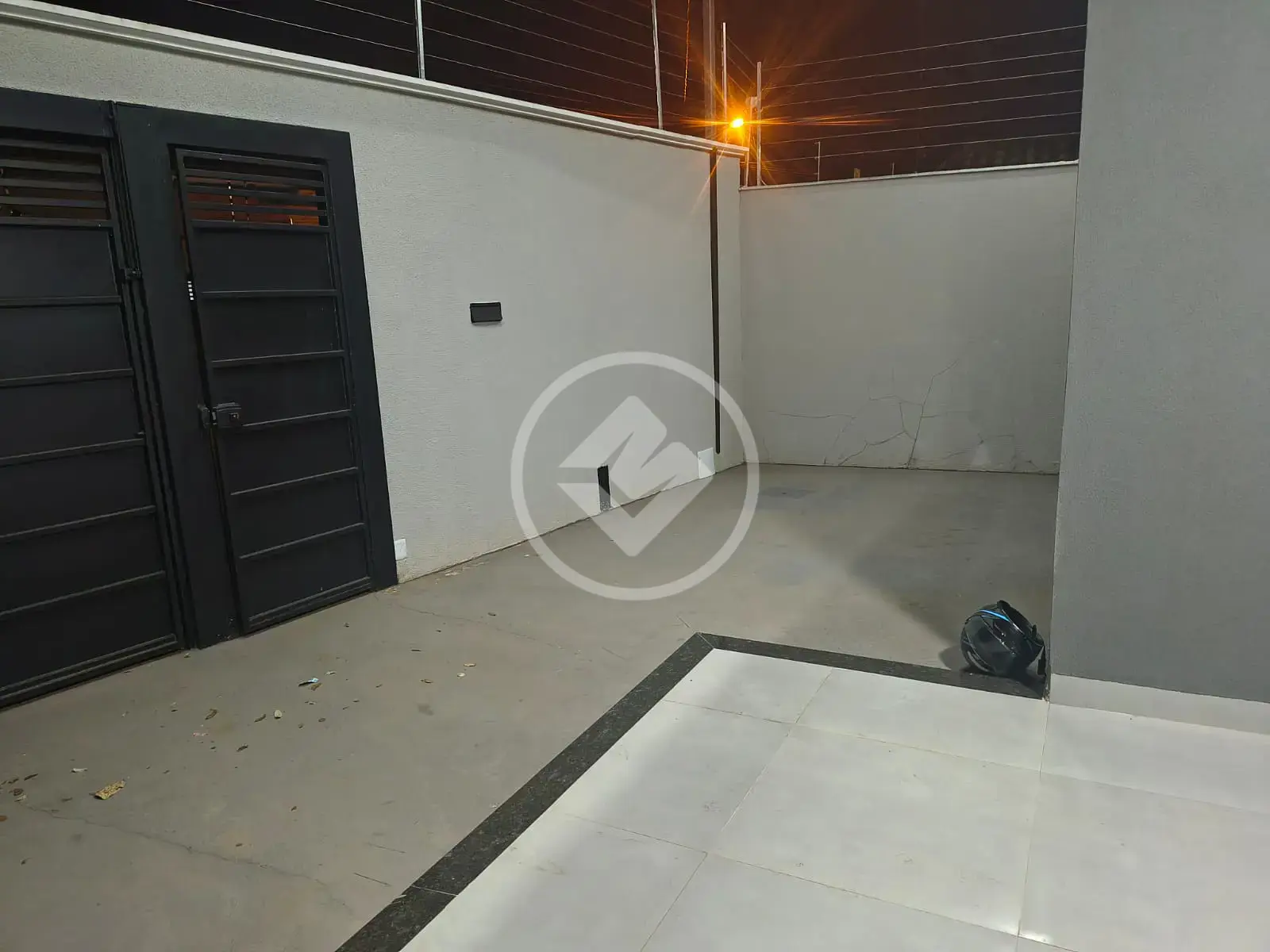 CASA Á VENDA / RESIDENCIAL VENEZA