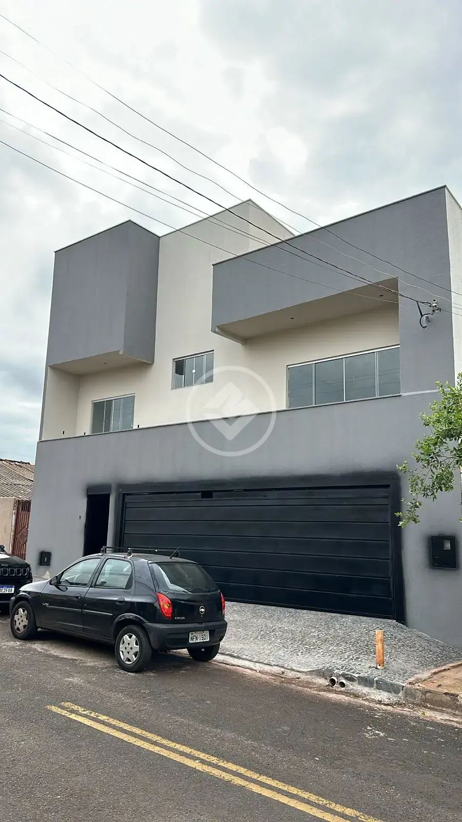 SOBRADO Á VENDA / VILA BORGES