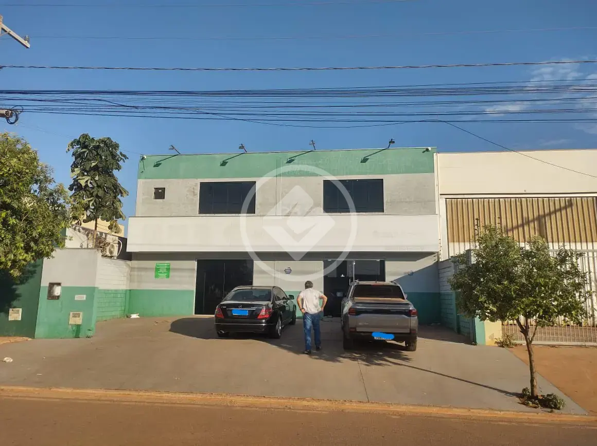 galpões na Av dos Estudantes