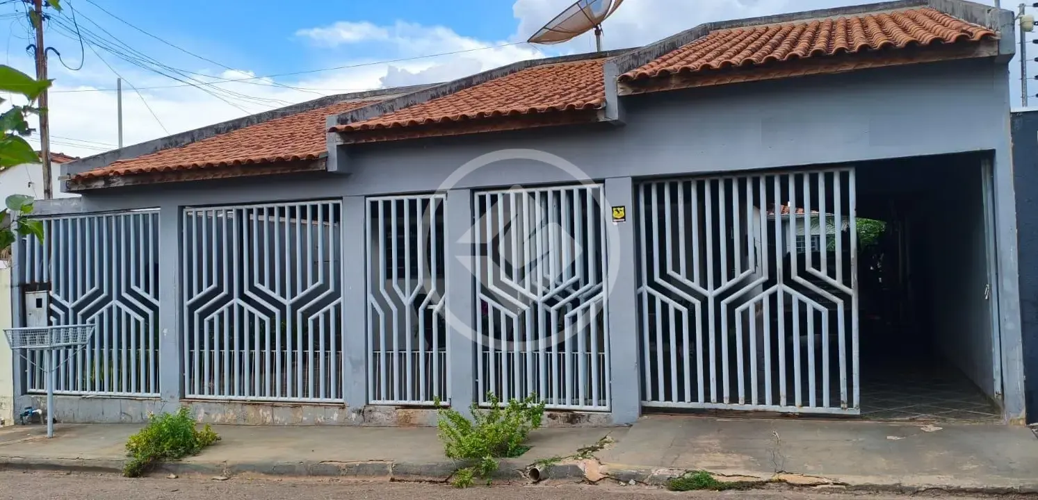 CASA A VENDA NO CONJUNTO SÃO JOSÉ III