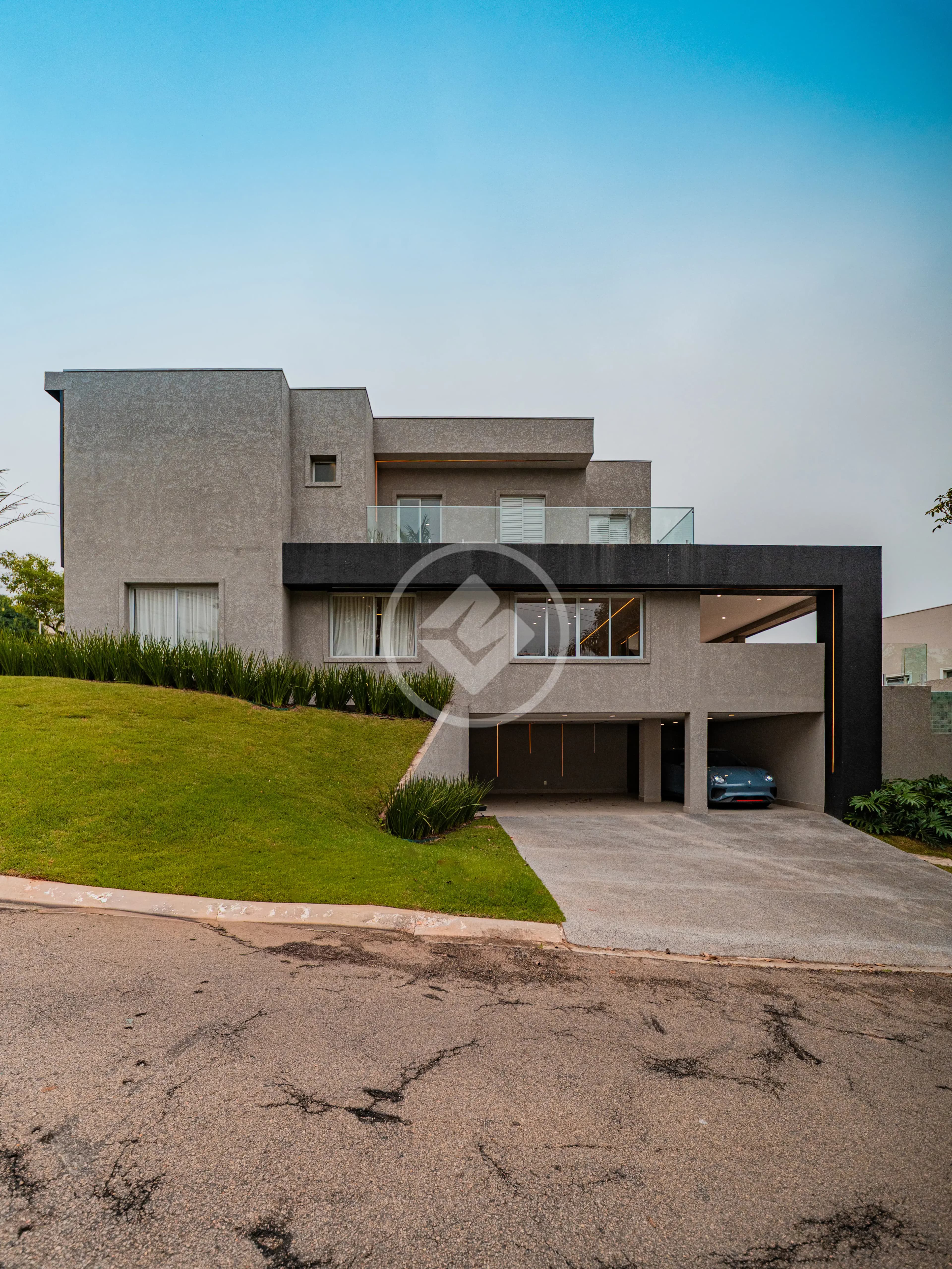 Casa nova, mobiliada à venda, 281m2, 3 suites, 4 vagas, Alphaville